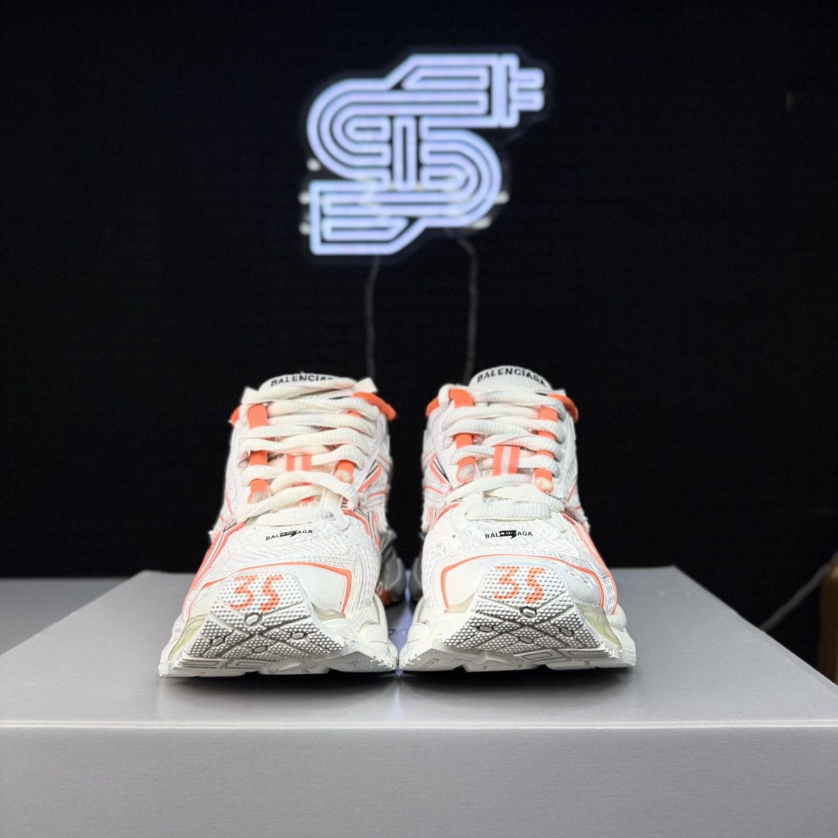 Balenciaga Balenciaga Runner White / Tangerine Size US 5 / IT 35 - 4 Thumbnail