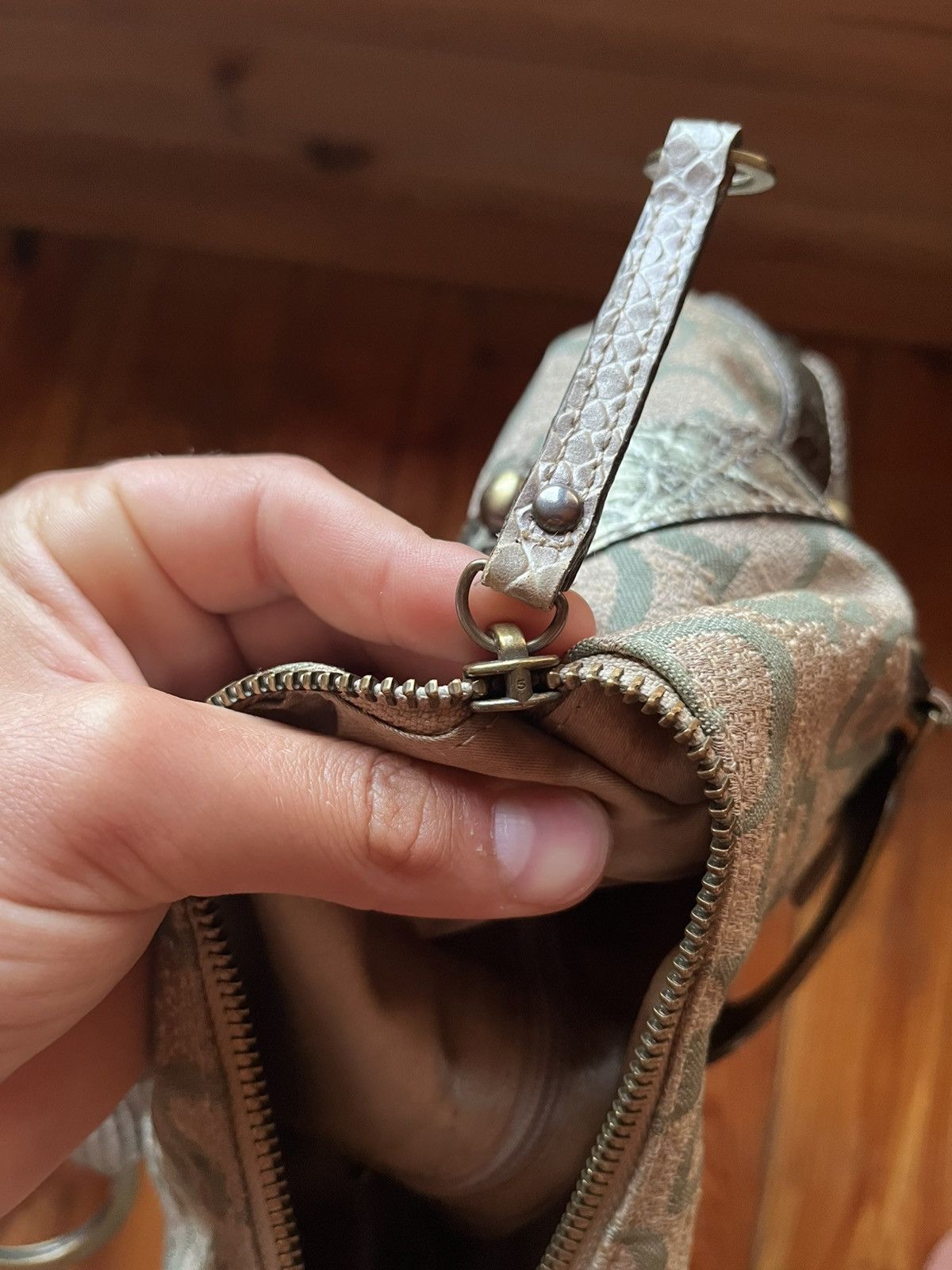 Guess × Vintage ‼️‼️RARE guess vintage bag‼️‼️ Size ONE SIZE - 5 Thumbnail