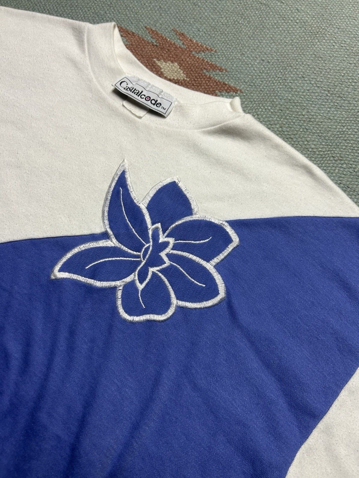 Vintage Vtg t shirt pullover embroidered flower cute women’s large Size L / US 10 / IT 46 - 3 Thumbnail