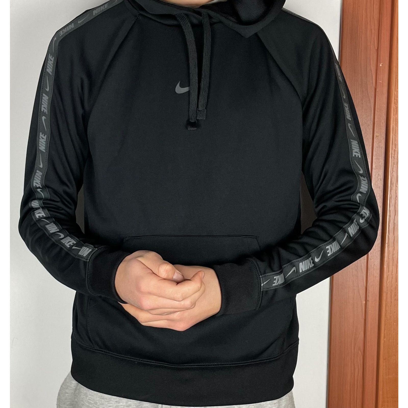 Nike Nike Women Black Polyester Long Sleeve Pullover Hoodie Small Size S / US 4 / IT 40 - 2 Thumbnail