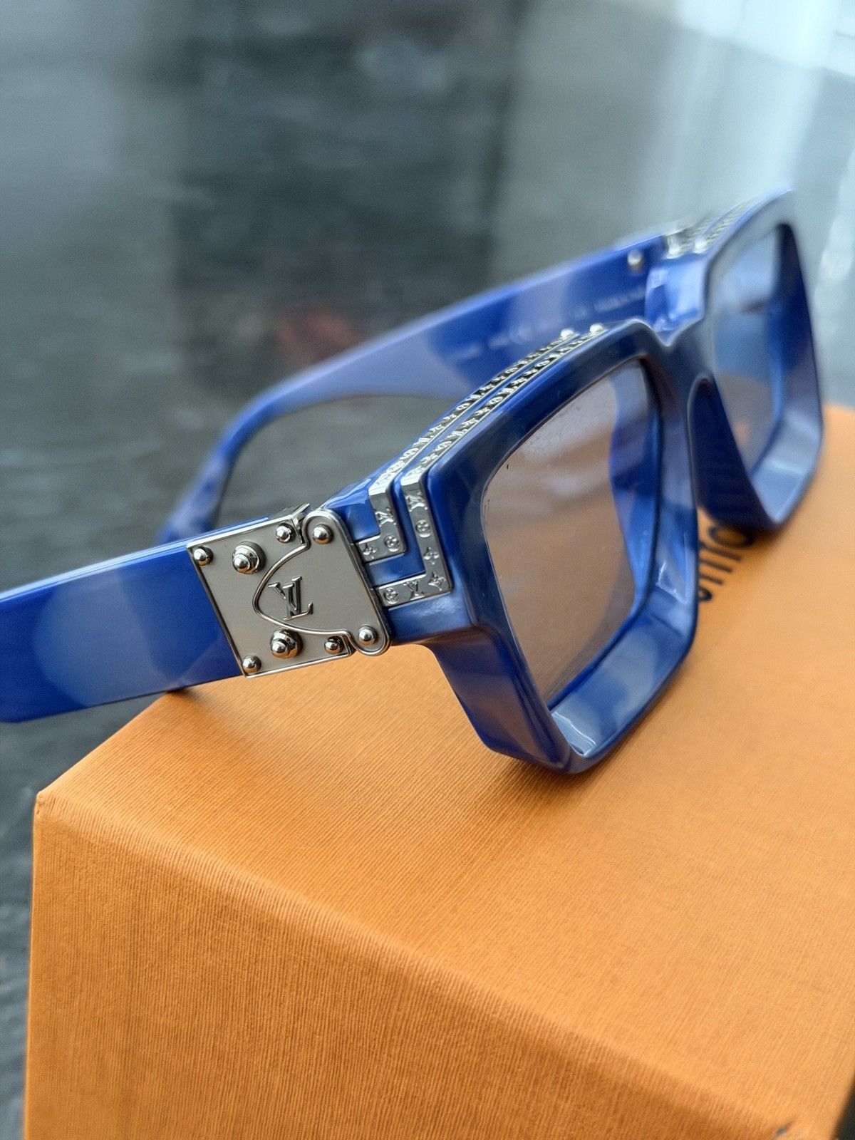 Louis Vuitton Louis Vuitton millionaires sunglasses marble blue E Size ONE SIZE - 1 Thumbnail
