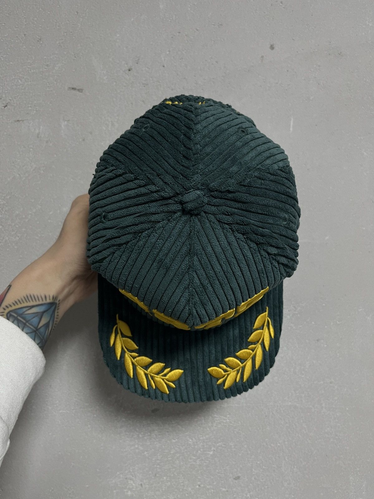 Corteiz Rare Corteiz X Soho Yacht Club Corduroy Snapback Hat Green Size ONE SIZE - 7 Thumbnail