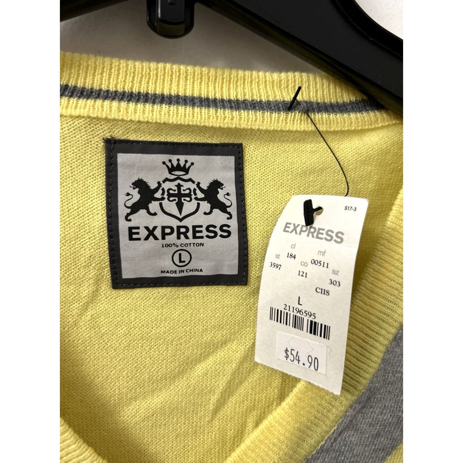 Express VINTAGE Express V Neck Sweater Mens L Yellow Diamond Print Pullover Sweatshirt L/S Size US L / EU 52-54 / 3 - 5 Thumbnail