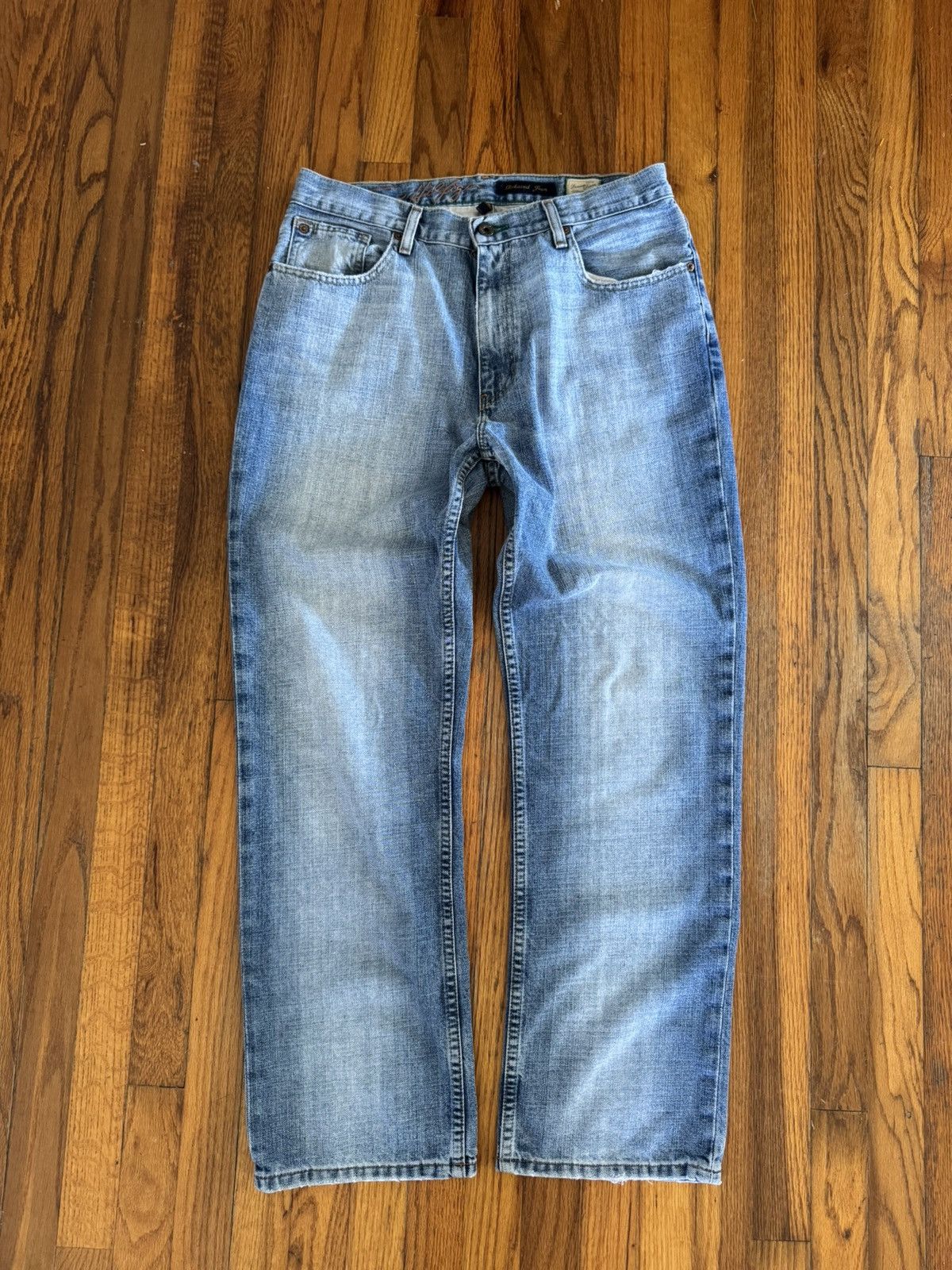 Tommy Hilfiger Vintage Light-Wash Tommy Hilfiger Relaxed Jean Denim Size US 32 / EU 48 - 1 Thumbnail