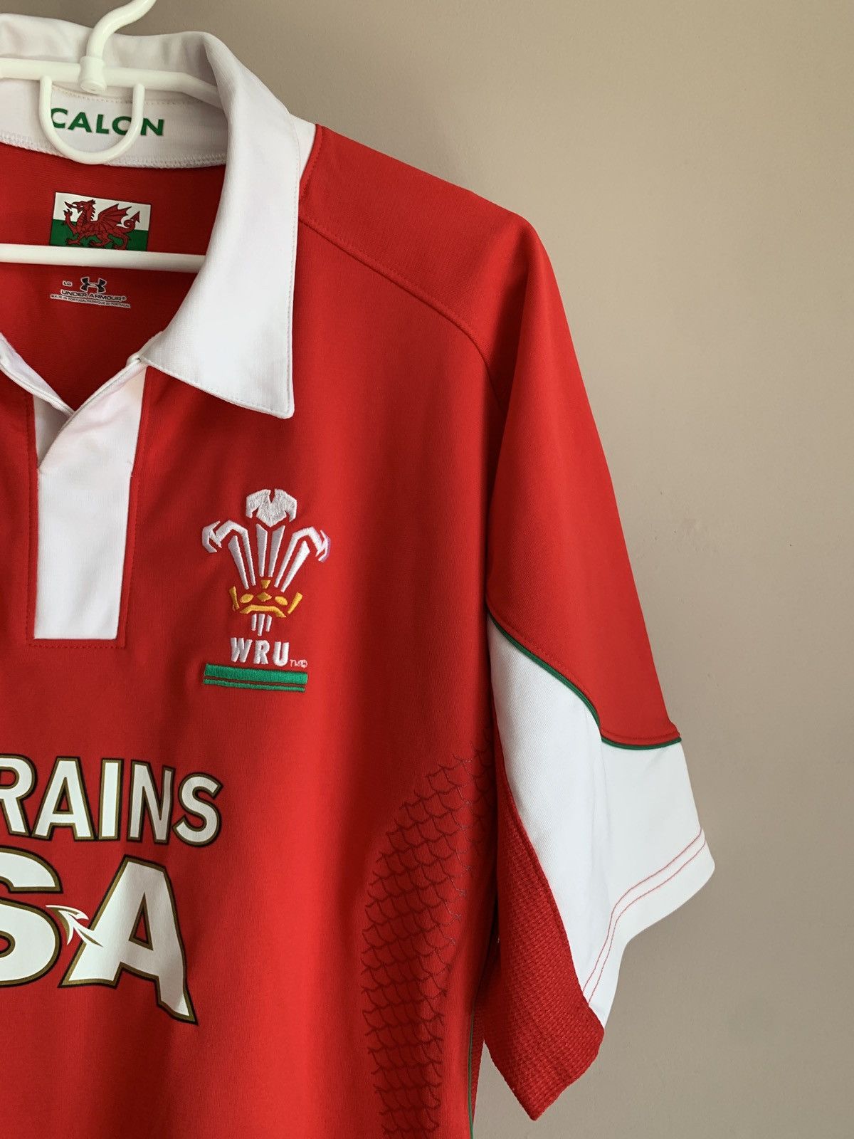 Under Armour Wales 2008 Home Rugby Union Shirt Under Armor Jersey Size L Size US L / EU 52-54 / 3 - 4 Thumbnail