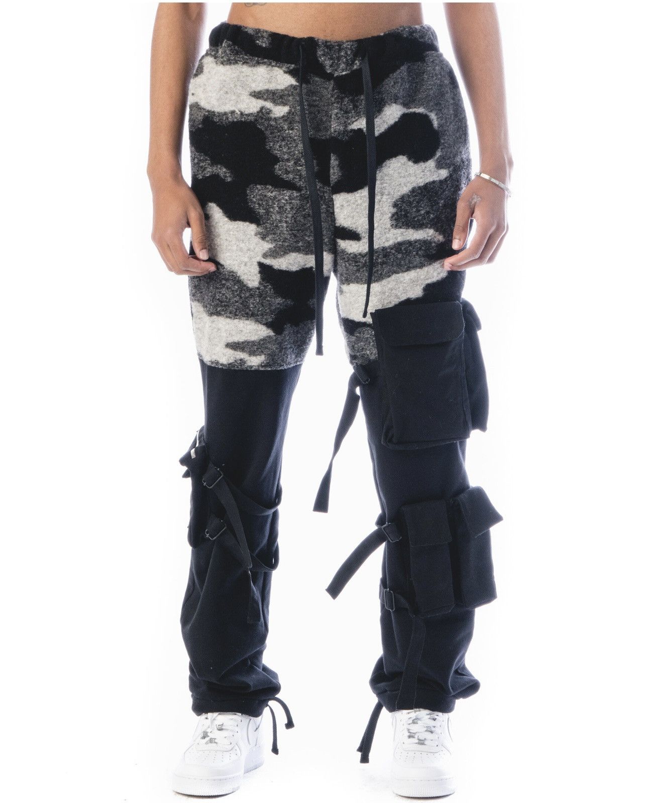 image of Vilar Cargo Pants in Black, Men's (Size 31)