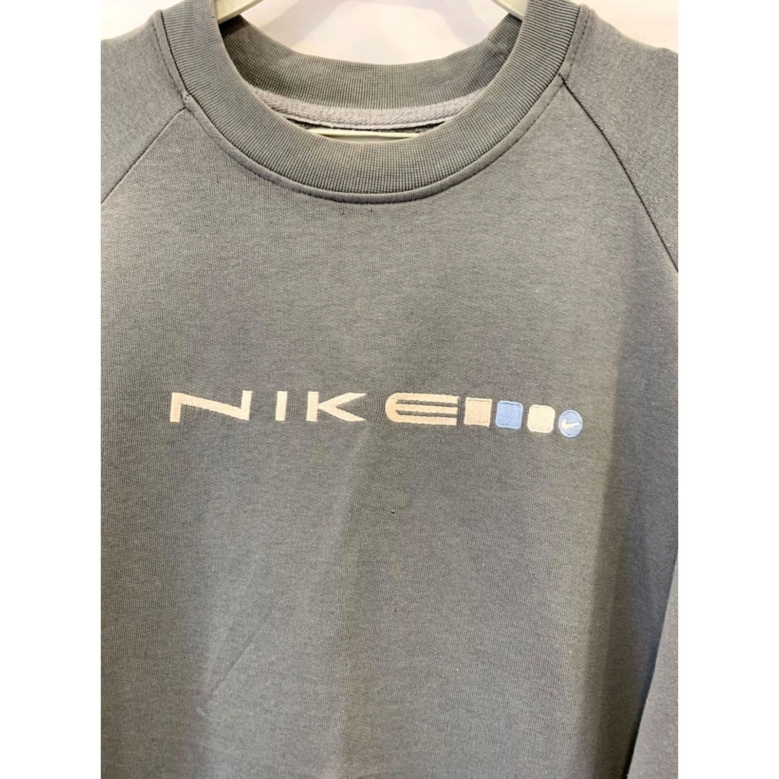 Nike VINTAGE Nike Crewneck Sweatshirt Gray Mens XL 90s Retro Swoosh Made in USA Size US XL / EU 56 / 4 - 4 Thumbnail