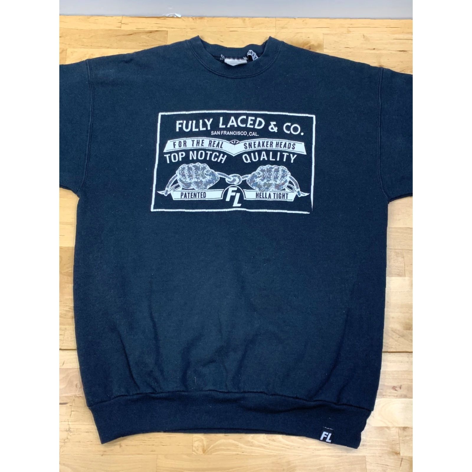 Vintage VINTAGE Fully Laced & Co. Sweater Black Size M Sneaker Heads Pullover Men's Cotton Blend Logo 1995 Size US M / EU 48-50 / 2 - 4 Thumbnail