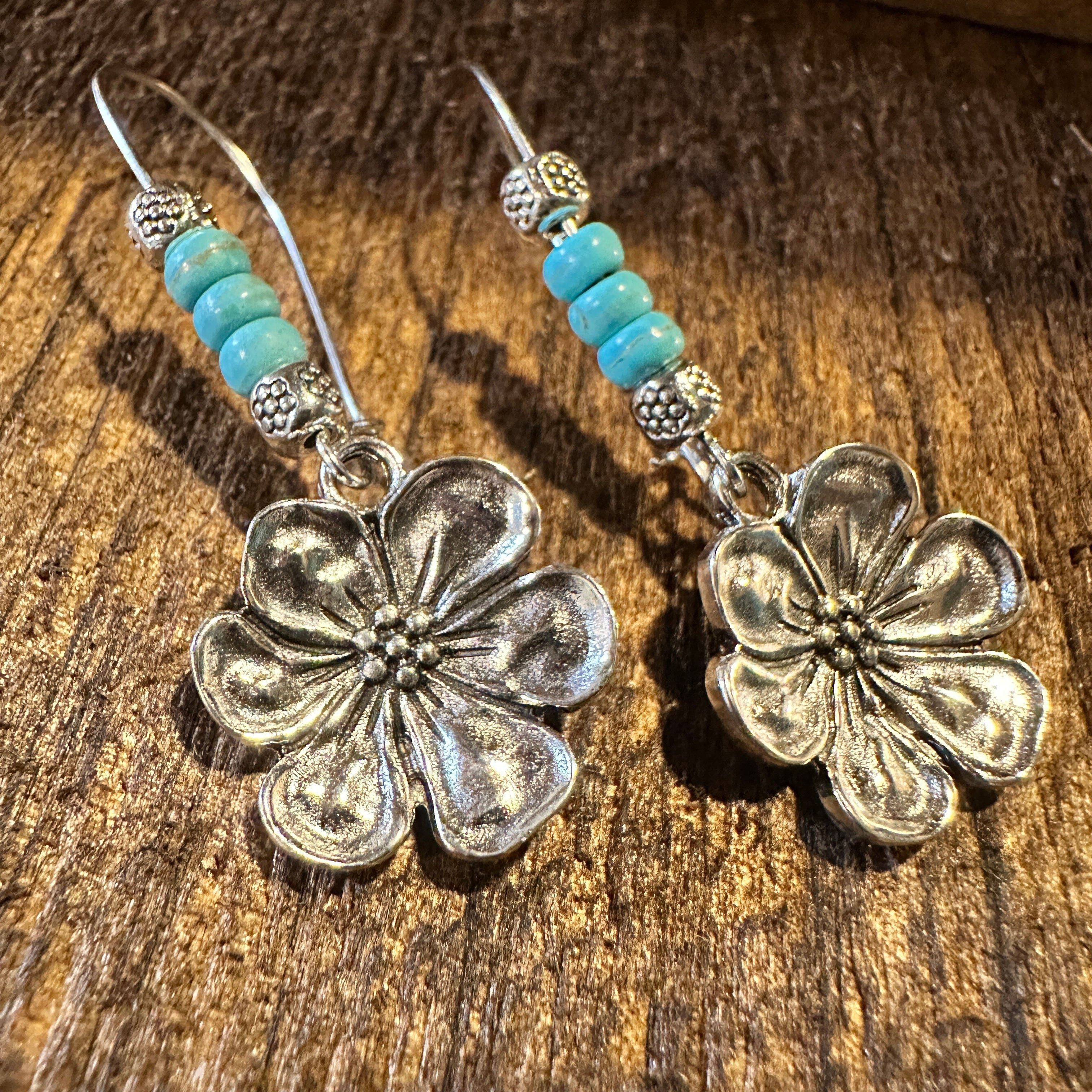 Other Boho Hippie Vintage Cowgirl Floral Turquoise Wire Drop Earri Size ONE SIZE - 1 Thumbnail