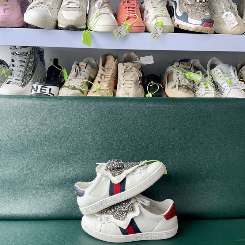 Gucci Gucci Ace Low Top Sneakers with Crystal Bow Size US 5 / IT 35 - 9 Thumbnail