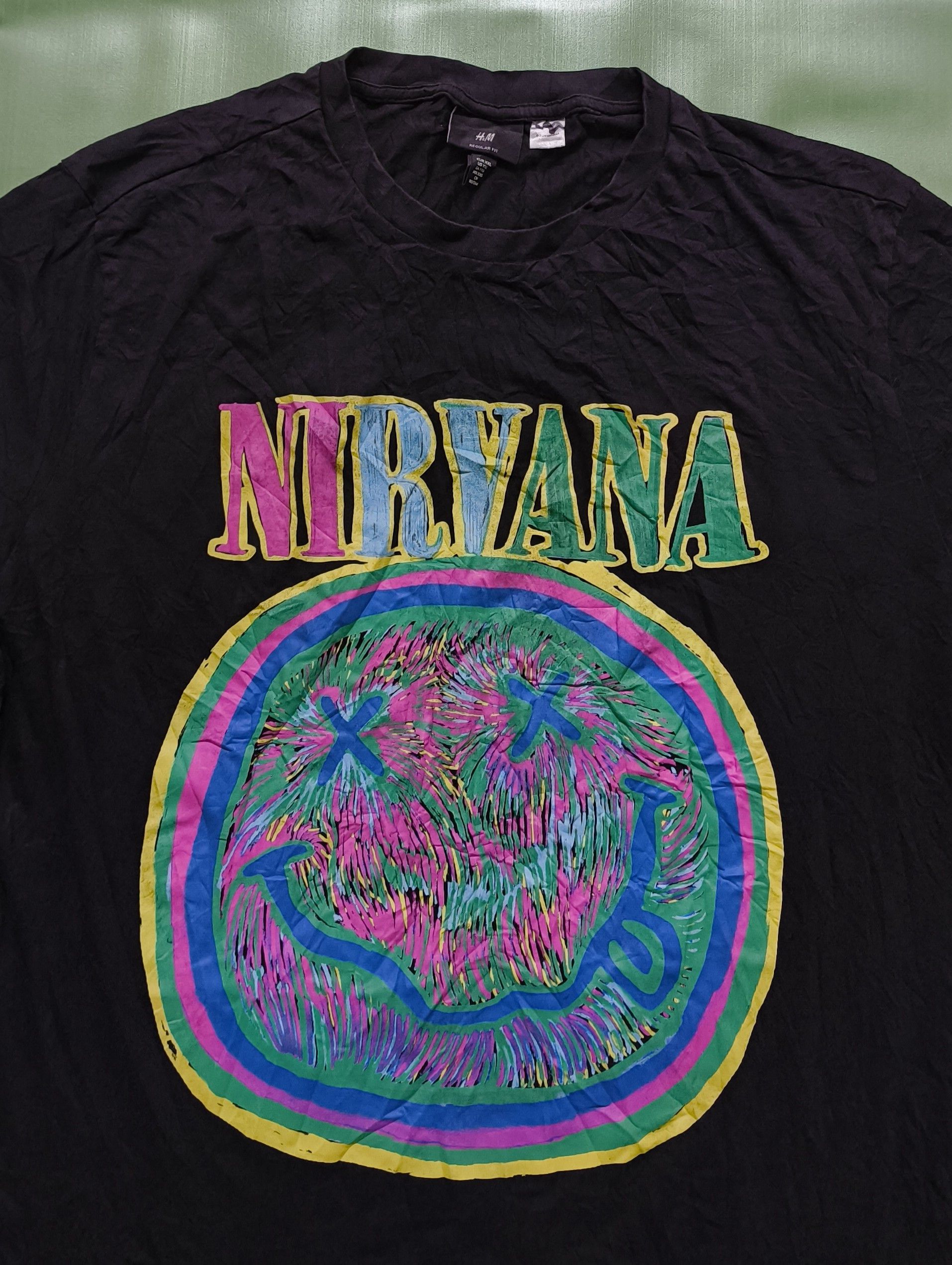 Band Tees × H&M H&M X NIRVANA BAND SMILEY TM TSHIRT Size US XXL / EU 58 / 5 - 8 Thumbnail