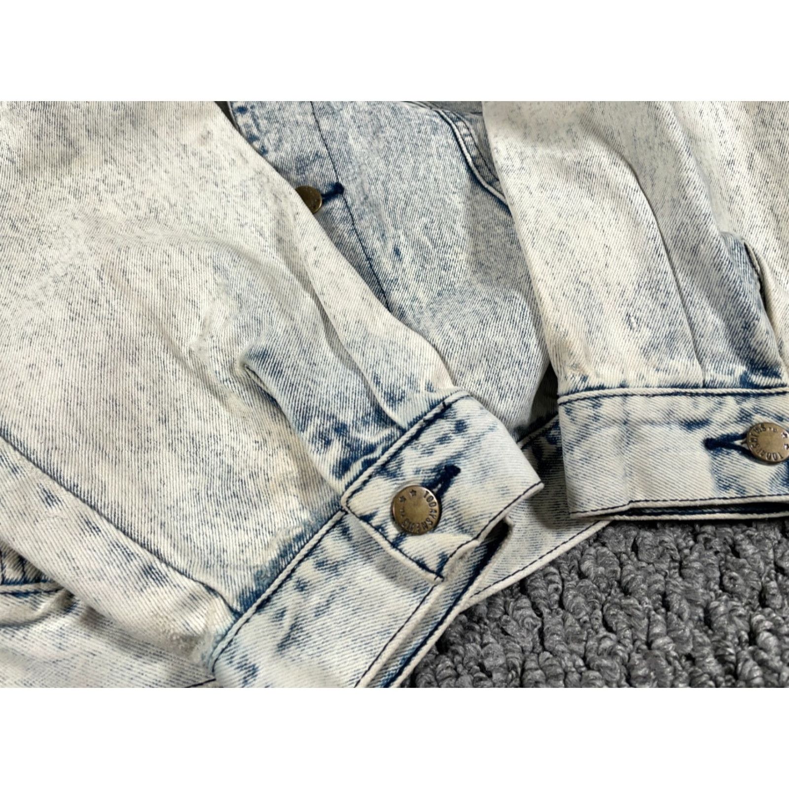 Denime VTG 90s News Acid Wash Denim Jacket Adult Large Blue Trucker Mens Jacket Vintage Size US 33 - 7 Thumbnail