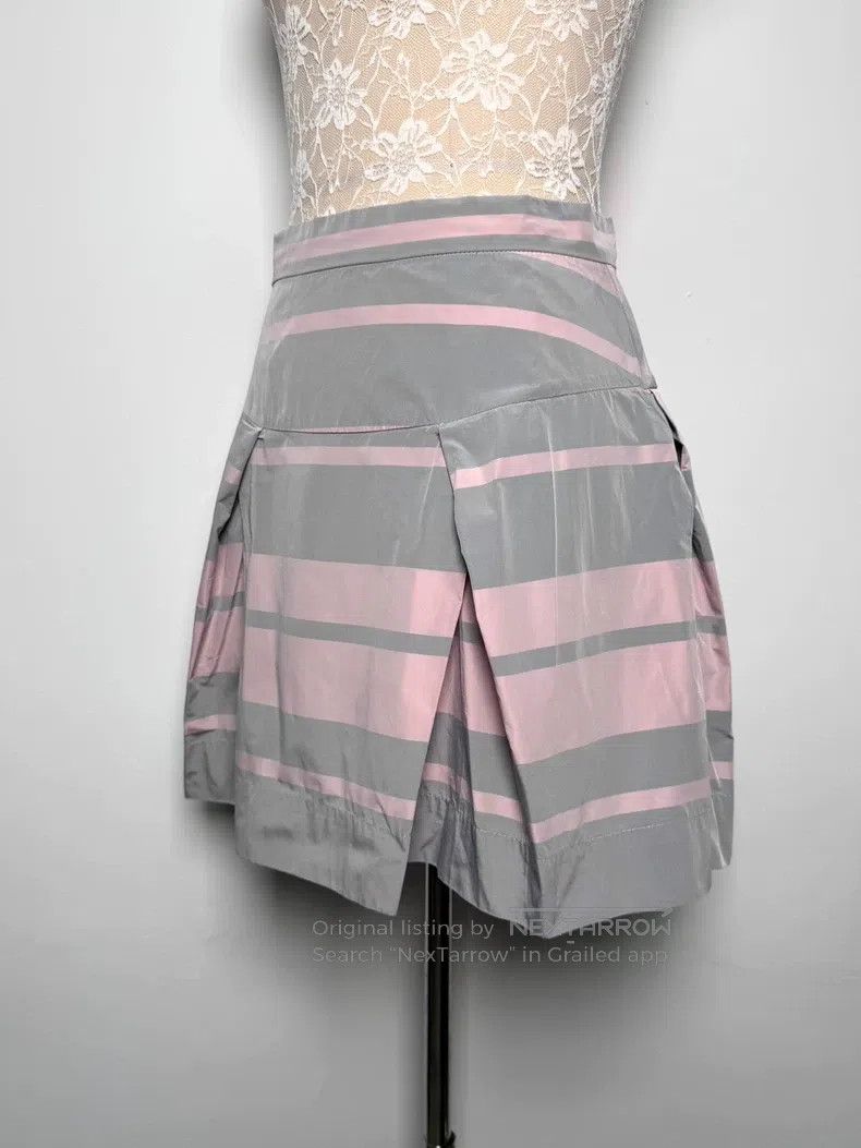 Vivienne Westwood Vivienne Westwood size 2 Gray Striped Glossy Pleated Skirt Size 24" / US 00 / IT 34 - 4 Thumbnail