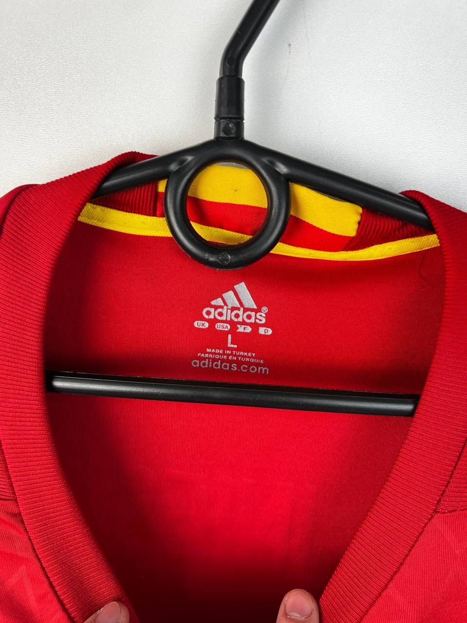 Vintage Espana A. Iniesta Adidas Replica jersey t-shirts size L Size US L / EU 52-54 / 3 - 7 Thumbnail
