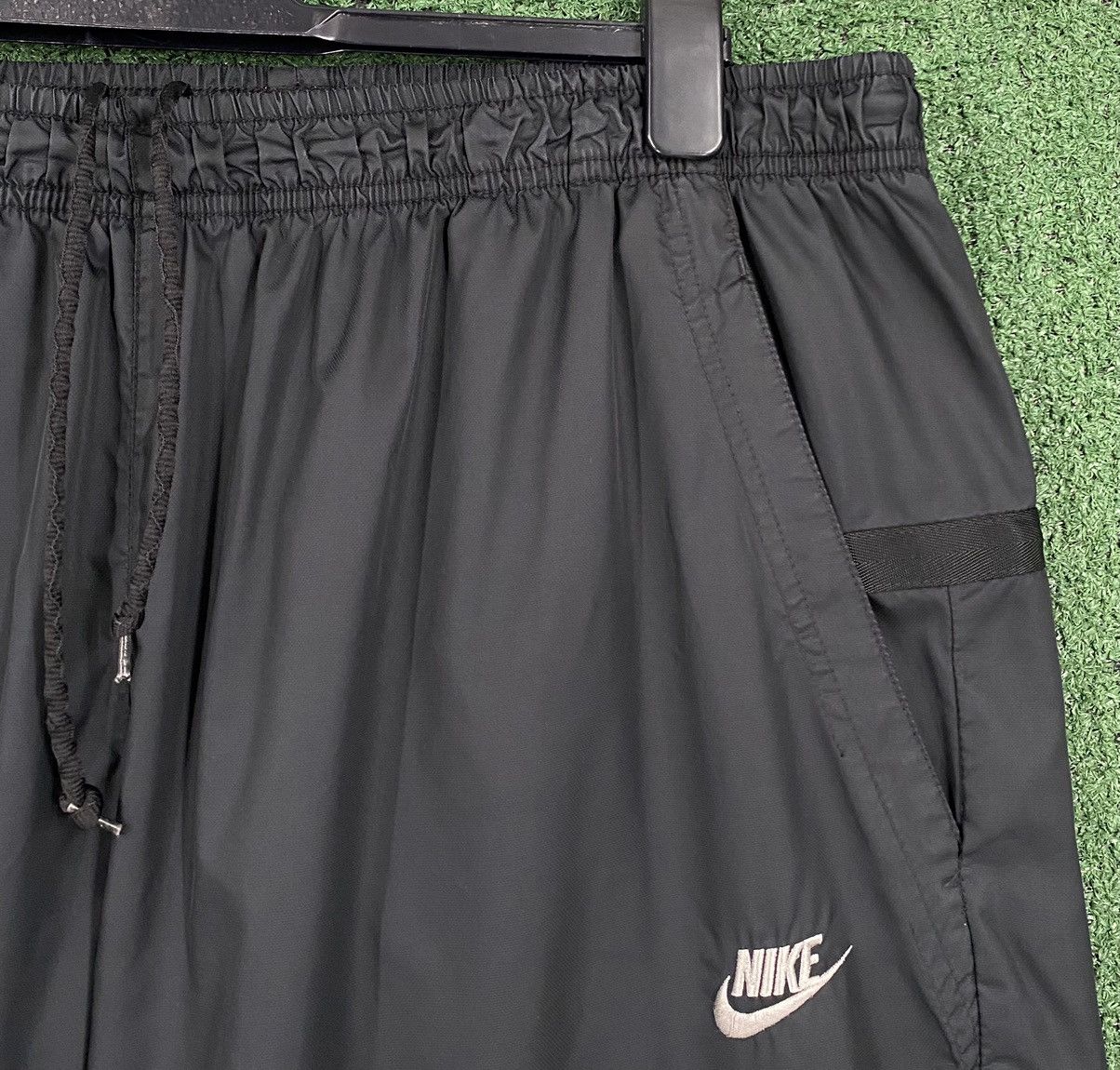 Nike VTG 90s Nike Spellout Wide Leg Multi Pocket Windbreaker Pant Size US 42 / EU 58 - 4 Thumbnail