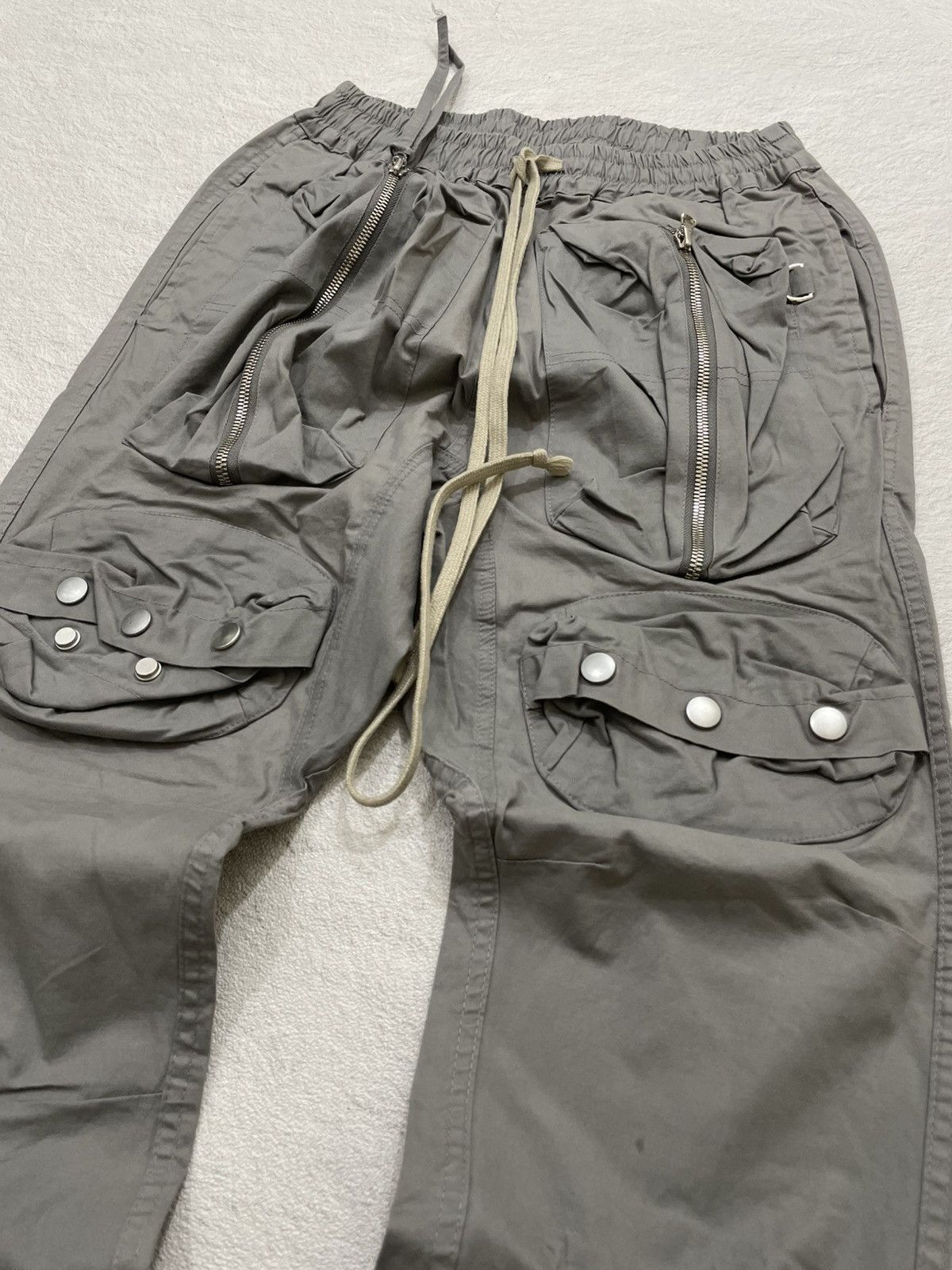 Japanese Brand Techwear Cargo Pants with Zips & Oversized Pockets Y2K Style Size US 28 / EU 44 - 2 Thumbnail