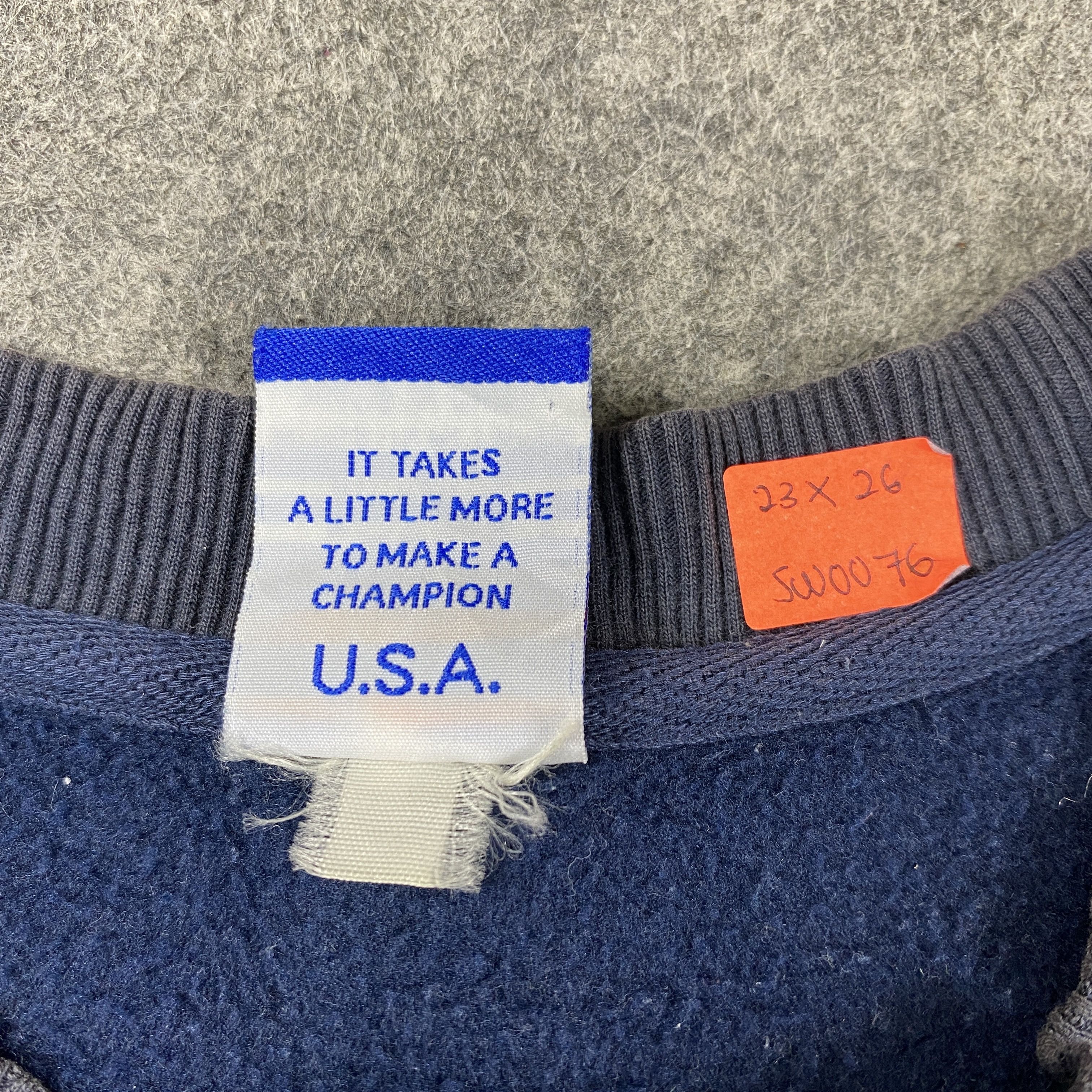 Champion Vintage Champion Small Logo Sweatshirt Faded -SW076 Size US L / EU 52-54 / 3 - 8 Thumbnail