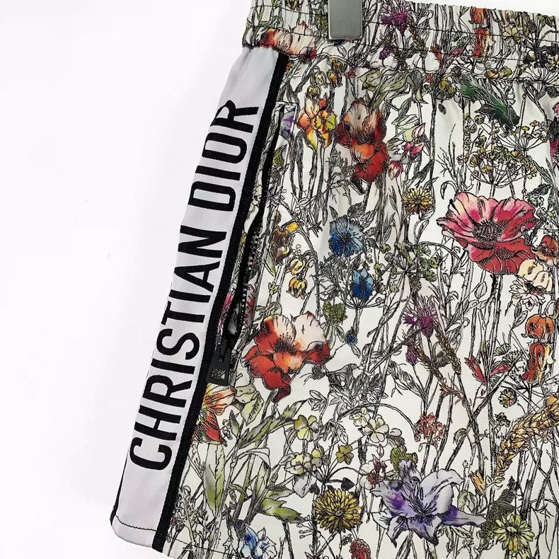 Dior Dior Multi-color floral printed casual shorts Size 26" / US 2 / IT 38 - 4 Thumbnail