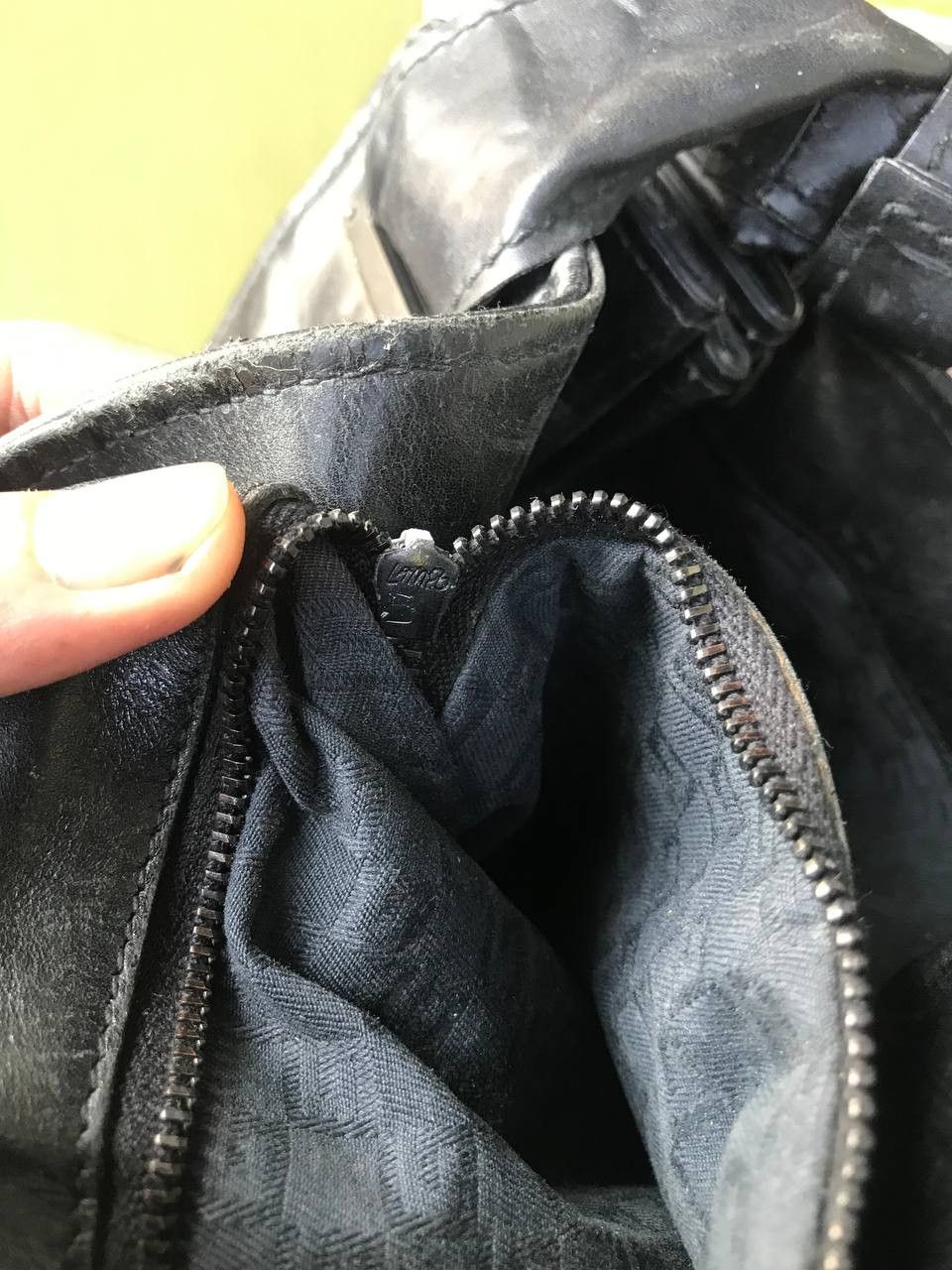 Gucci × Leather × Vintage Authentic Vintage Gucci Black Lampo Zipper Size ONE SIZE - 6 Thumbnail