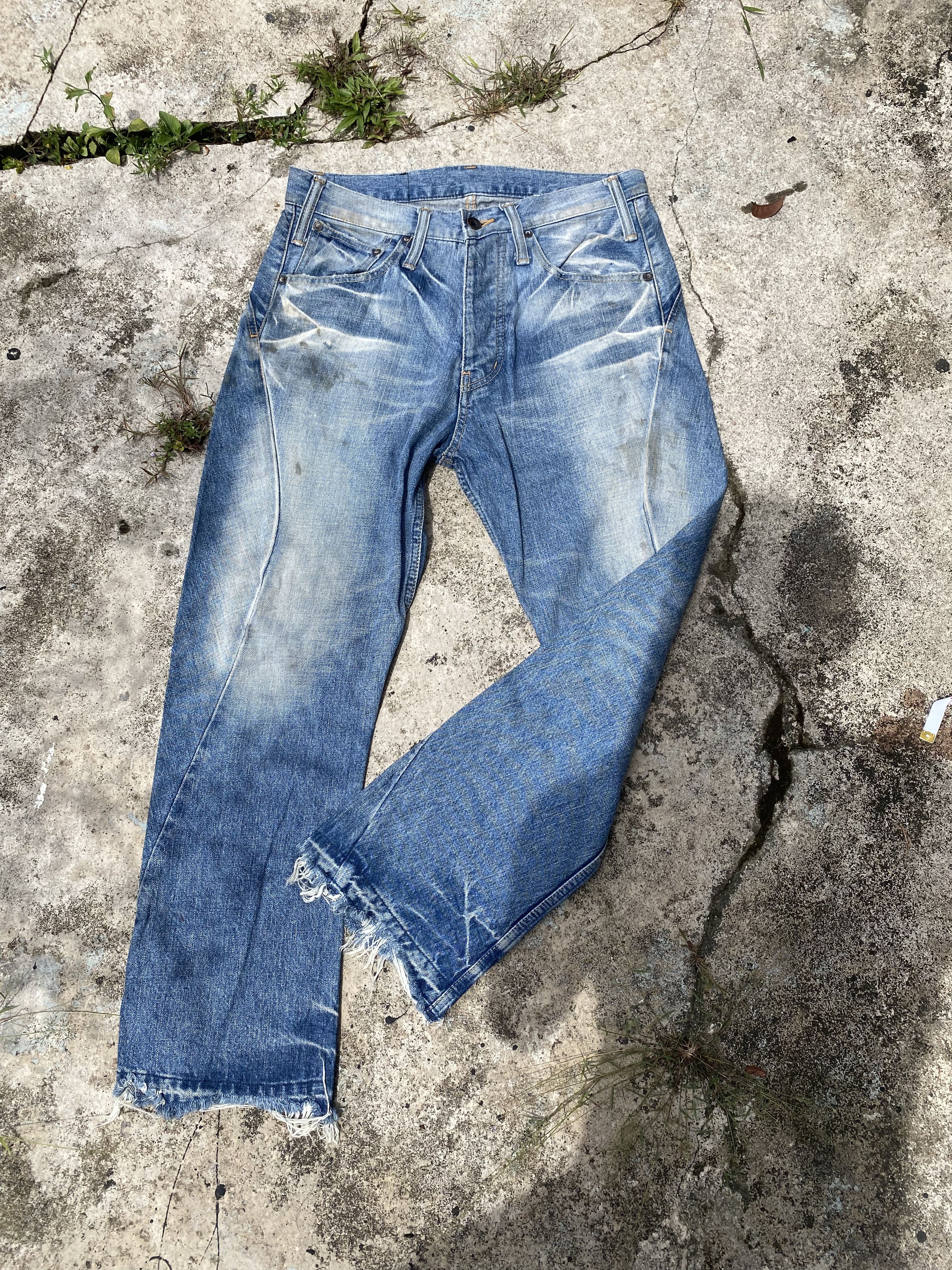 Le Grande Bleu (L.G.B.) GRAIL 💥 LGB BLUE WASH DISTRESSED JEANS Size US 29 - 18 Thumbnail