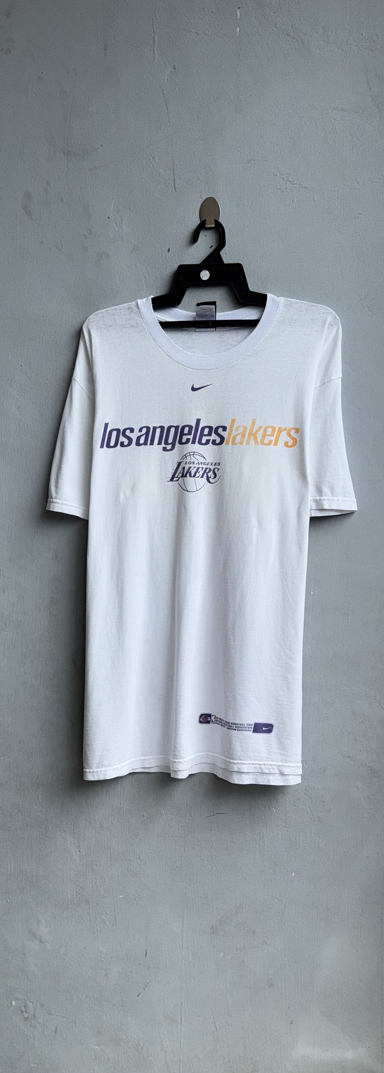 NBA Nike Centre Swoosh Lakers NBA Vintage Shirt Size US L / EU 52-54 / 3 - 1 Thumbnail