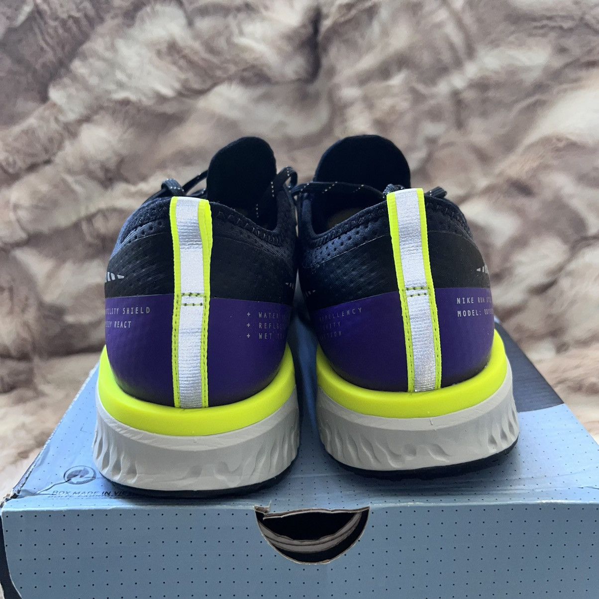 Nike NIKE ODYSSEY REACT SHIELD 2 BLACK VOLTAGE PURPLE Size US 9 / EU 42 - 2 Thumbnail