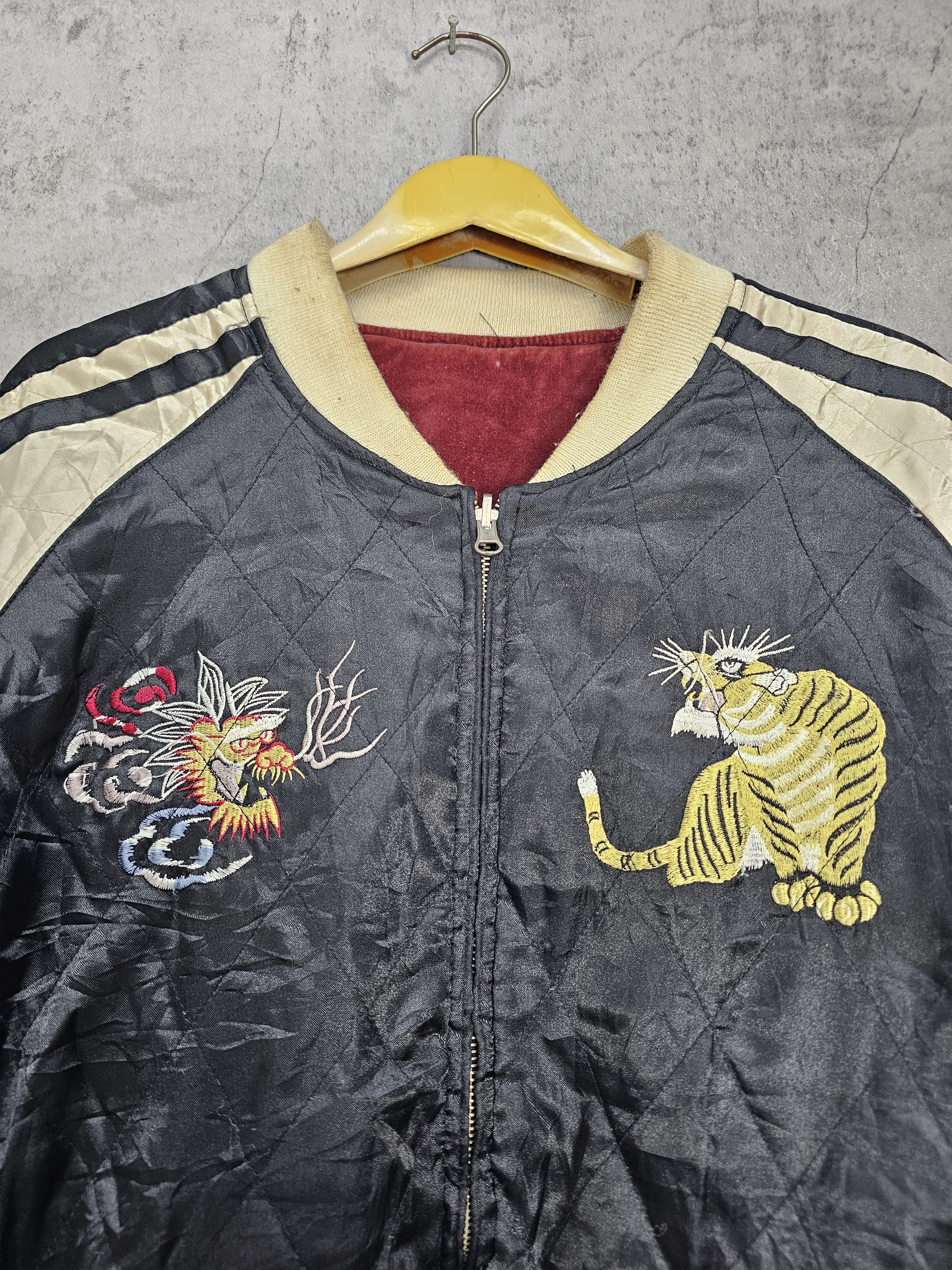Vintage SUKAJAN Dragon Reversible Velvet Embroider Jacket J0064 Size US L / EU 52-54 / 3 - 6 Thumbnail