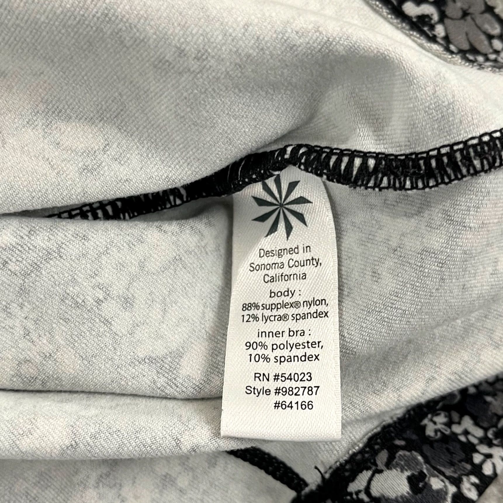 Athleta Athleta Shirt Women XXS Black Ditsy Floral Tank Top Padded Bra Yoga Gym Running Active Size XXS / US 00 / IT 34 - 6 Thumbnail