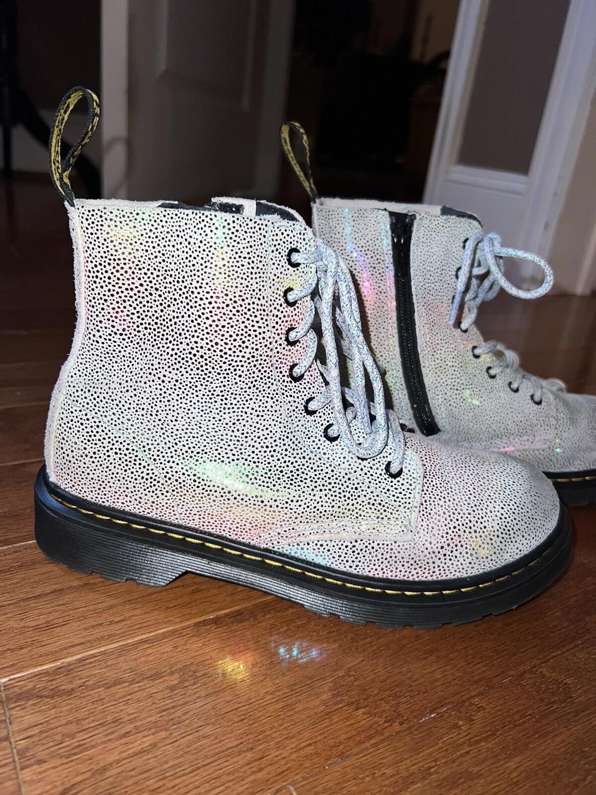 Dr. Martens Dr. Martens 1460 Pascal J Rainbow Iridescent Metallic W5 Size US 5 / IT 35 - 4 Thumbnail
