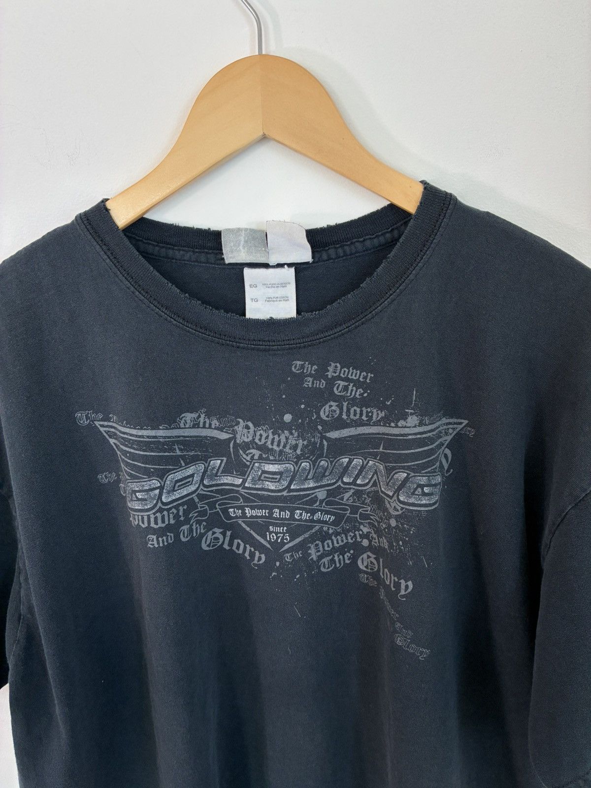 Vintage Honda Goldwing Thrashed Out Sun Faded Motorcycle Tee Size US XL / EU 56 / 4 - 2 Thumbnail