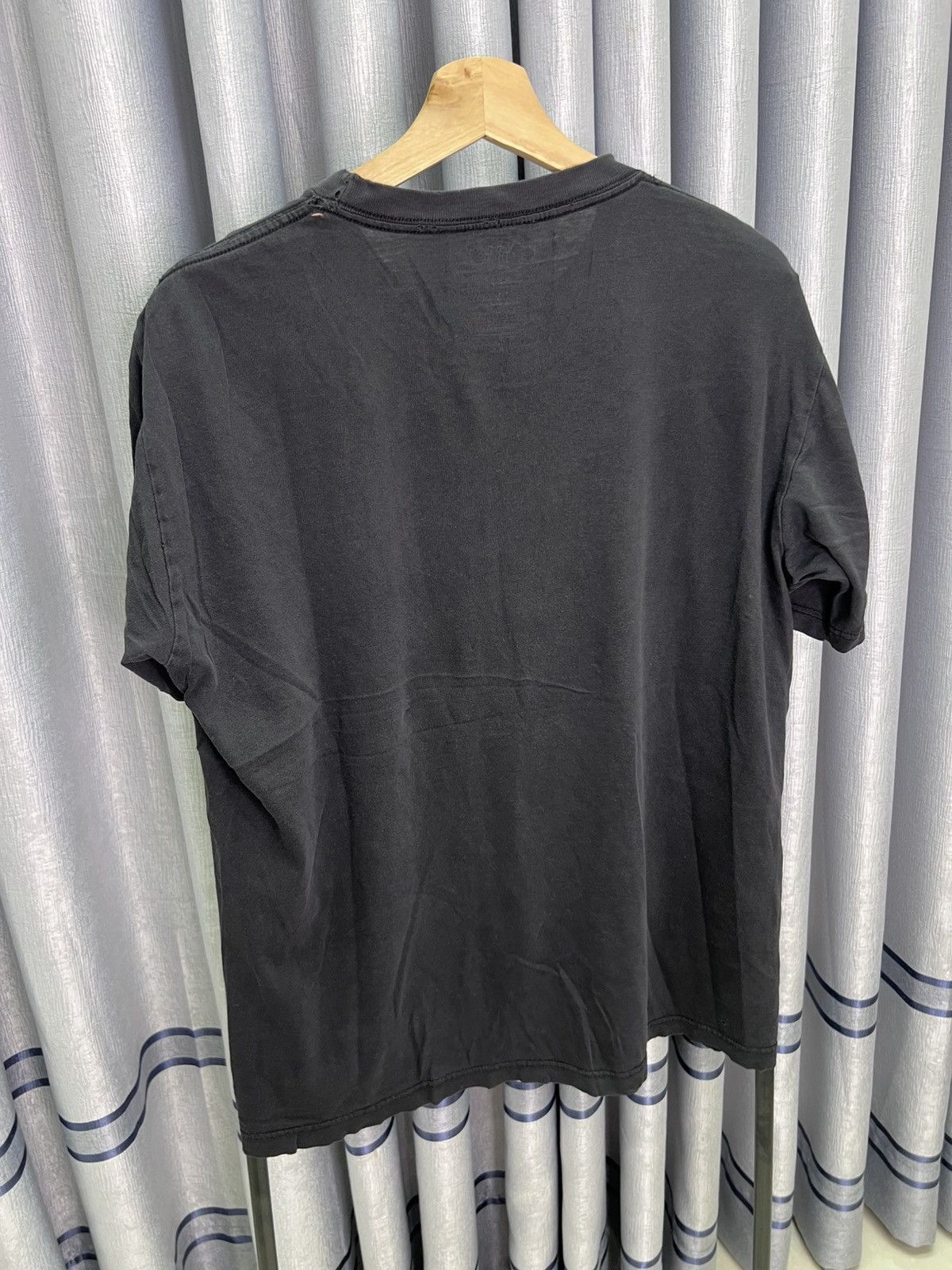 Vans Thrashed Faded Distressed Vans Of the Wall Skate Tshirt Size US L / EU 52-54 / 3 - 6 Thumbnail