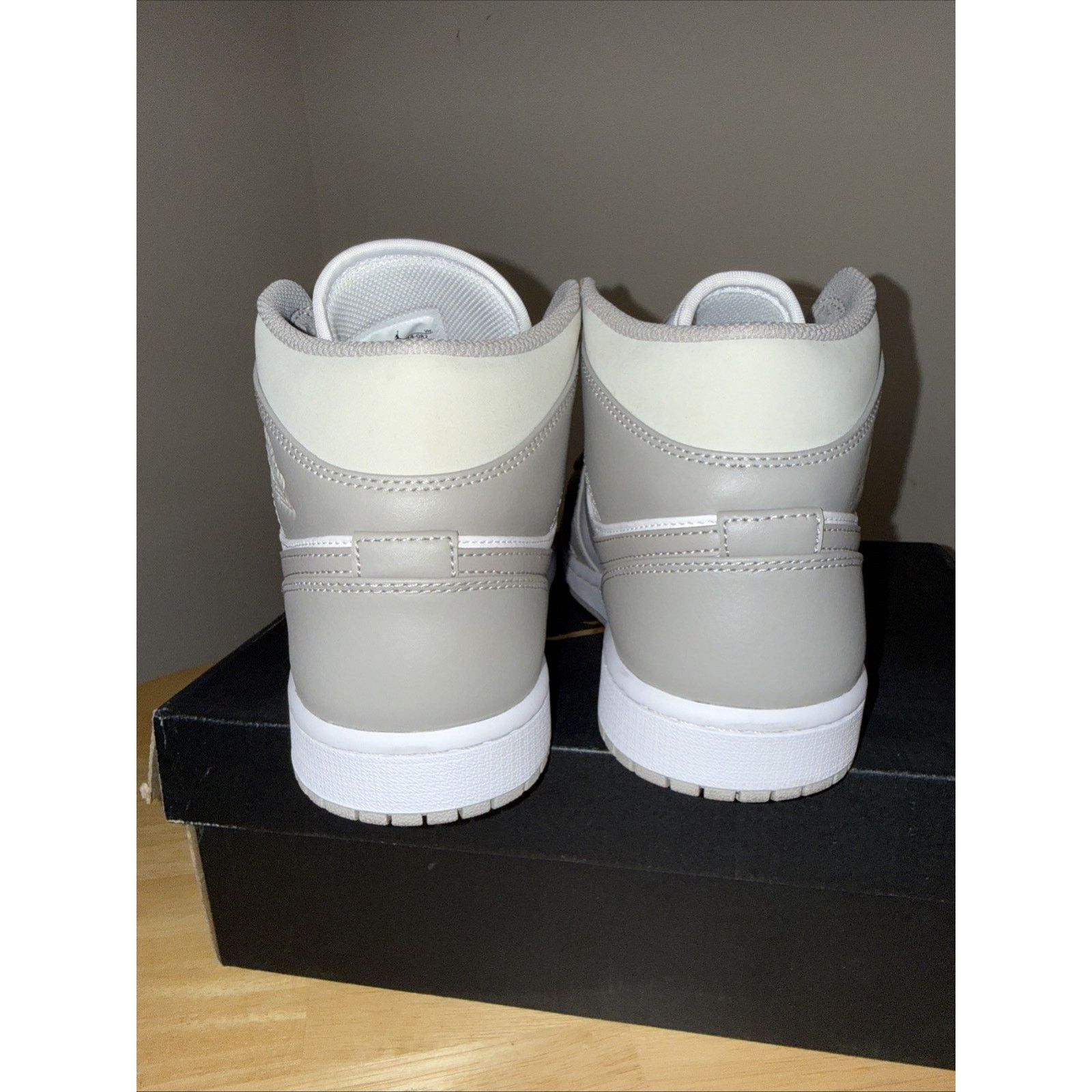 Jordan Brand Size 8 - Jordan 1 Mid College Grey - 554724082 / OG BOX Size US 8 / EU 41 - 6 Thumbnail