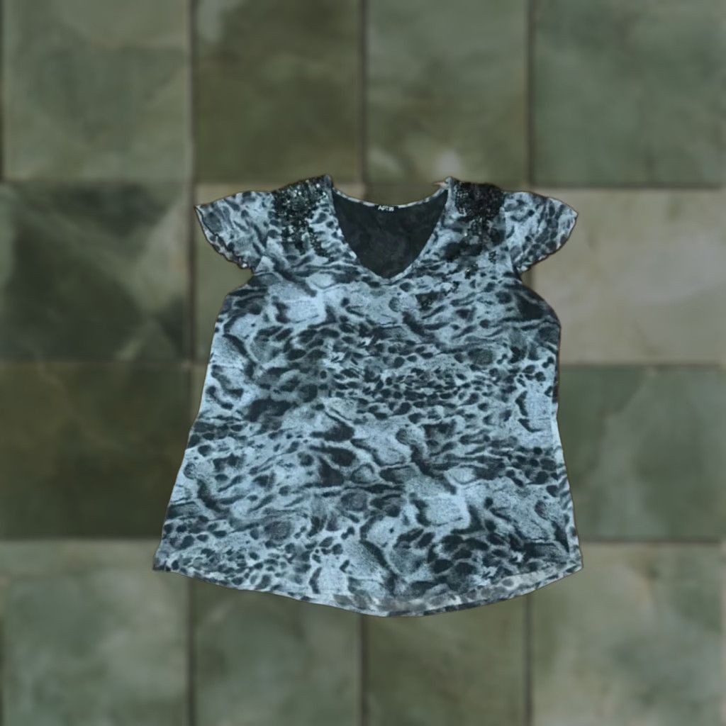 Apt. 9 APT.9 Black & White Cap Sleeve V-neck Top Blouse Jeweled Accent Size XL Size XL / US 12-14 / IT 48-50 - 1 Thumbnail