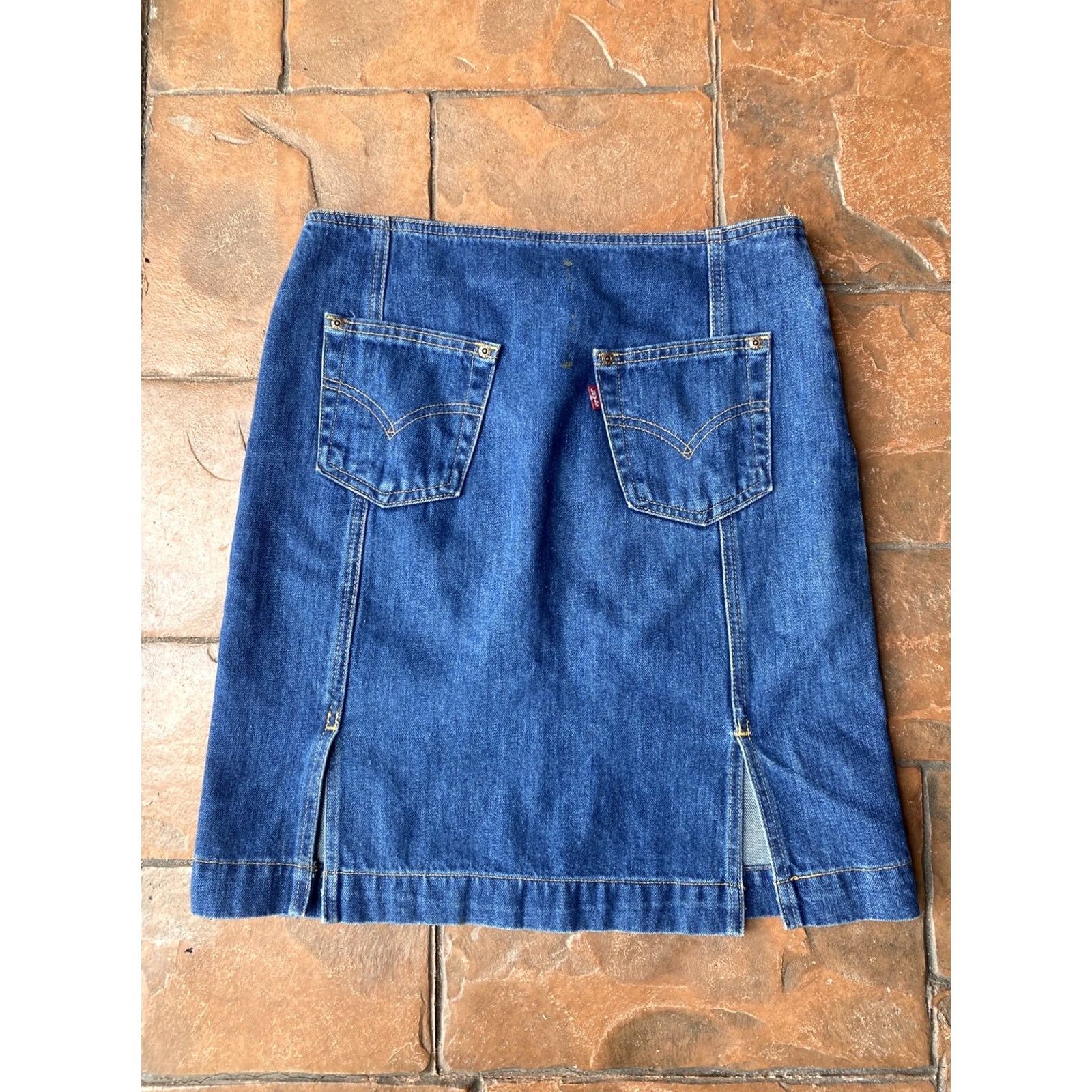 Levi's VINTAGE Levi's Denim Jean Midi Skirt Womens 3 Knee Length Blue 90s A-Line Pockets Buttons Zipper 3 Plus Size Skirt Mens Womens Girls Size 26" / US 2 / IT 38 - 5 Thumbnail