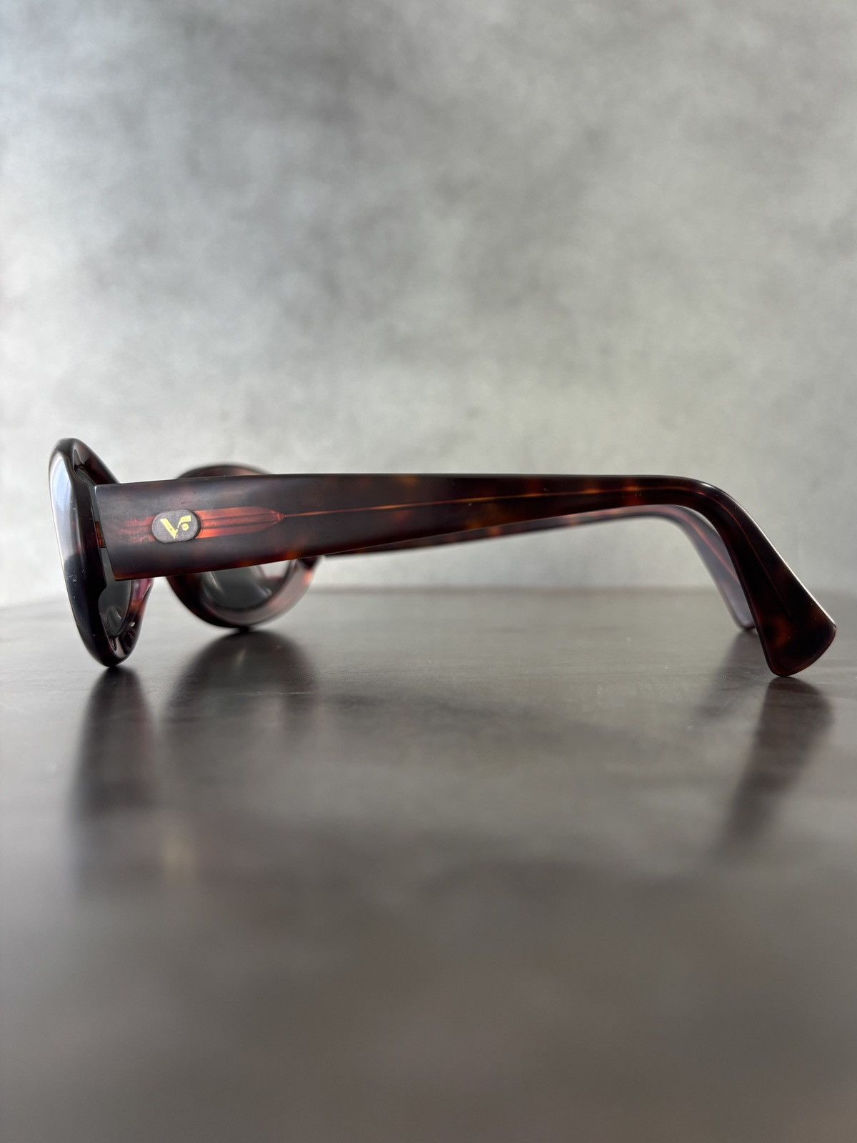 Vogue Vintage Vogue Sunglasses 1990s Made in Italy Oval Y2K VO2167 Size ONE SIZE - 4 Thumbnail