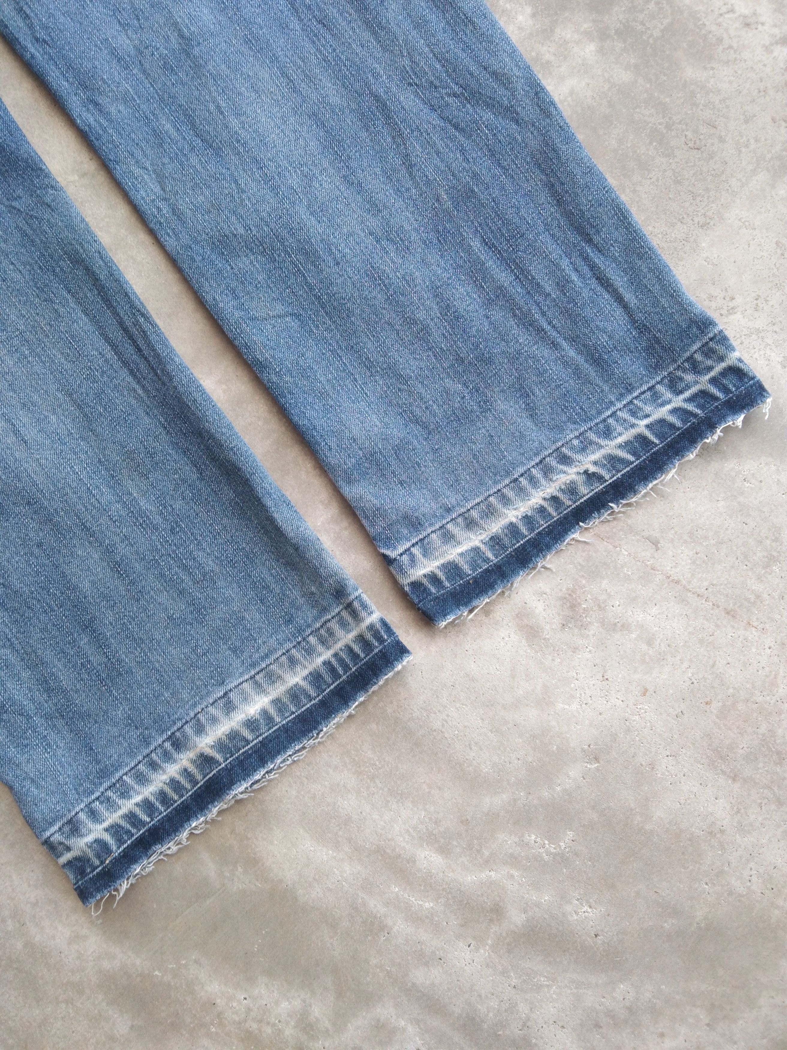 Japanese Brand Vintage Faded Blue Uniqlo S-002 Distressed Jeans 35x30 Size US 35 - 3 Thumbnail