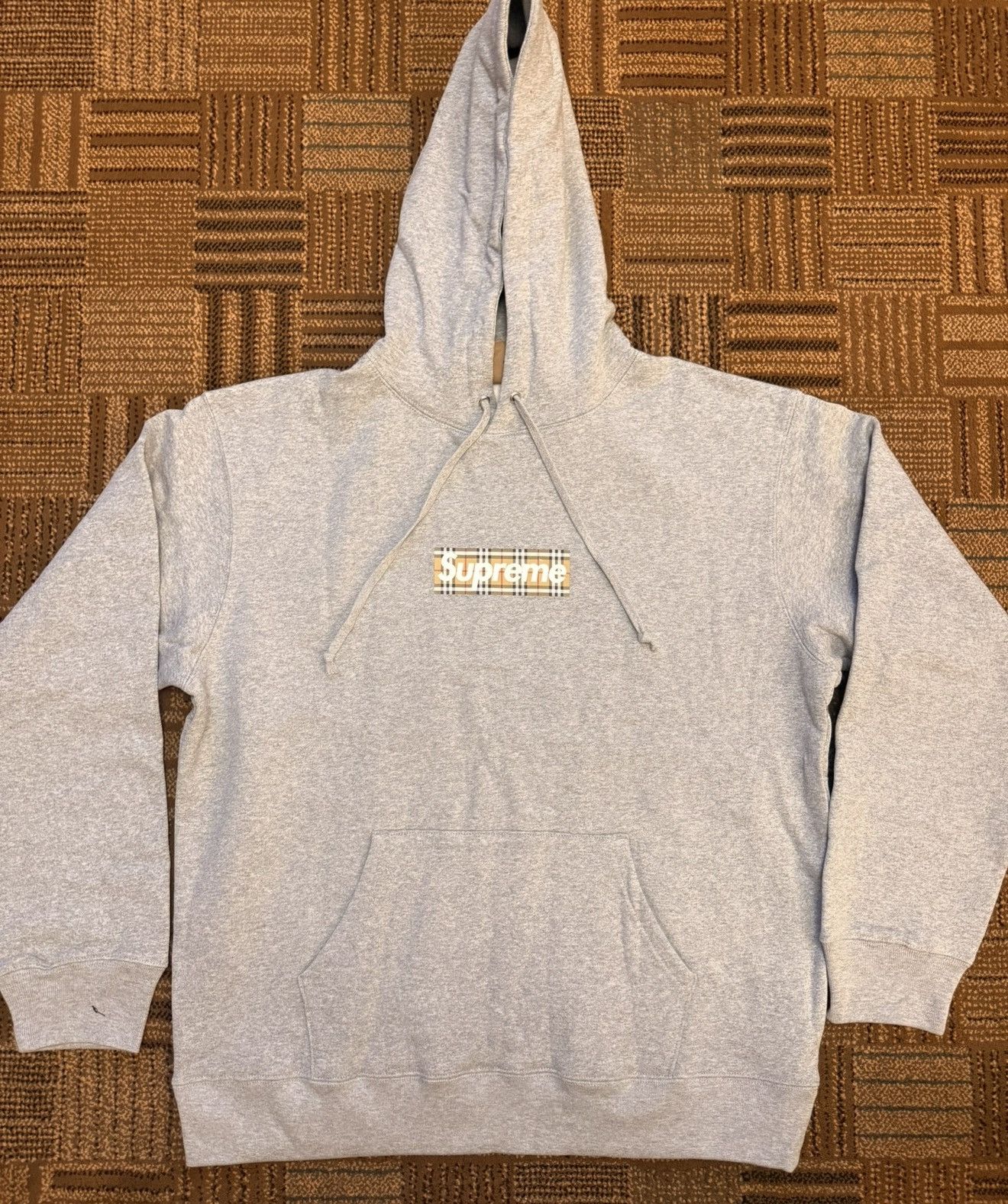 Supreme Supreme x Burberry 22SS Hoodie Box Logo Sweatshirt Gray L Size US L / EU 52-54 / 3 - 1 Thumbnail