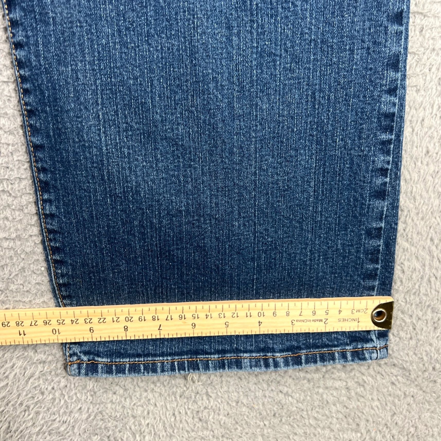 Lucky Brand VINTAGE Lucky Brand Jeans Mens 38 Classic Fit Cotton Denim Blue 5-Pocket Design Inseam 34 Slim Straight Rise Mid Regular Mens Jeans Size US 38 / EU 54 - 2 Thumbnail