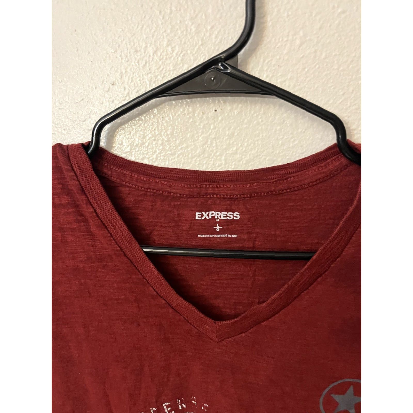 Express VINTAGE Express Shirt Mens Large Red Graphic Print V-Neck 100% Cotton Slim Logo - Express Outlet Size US M / EU 48-50 / 2 - 2 Thumbnail