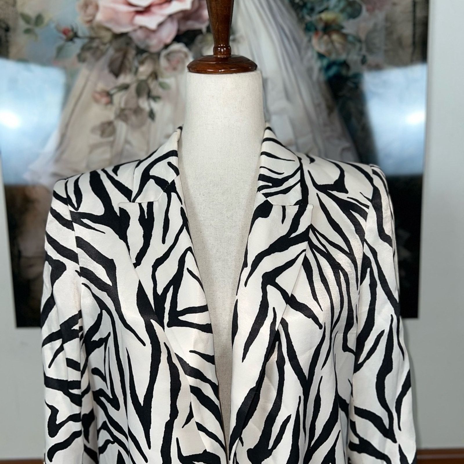 Zara Gorgeous Zara Satin Zebra Blazer! Size S / US 4 / IT 40 - 3 Thumbnail