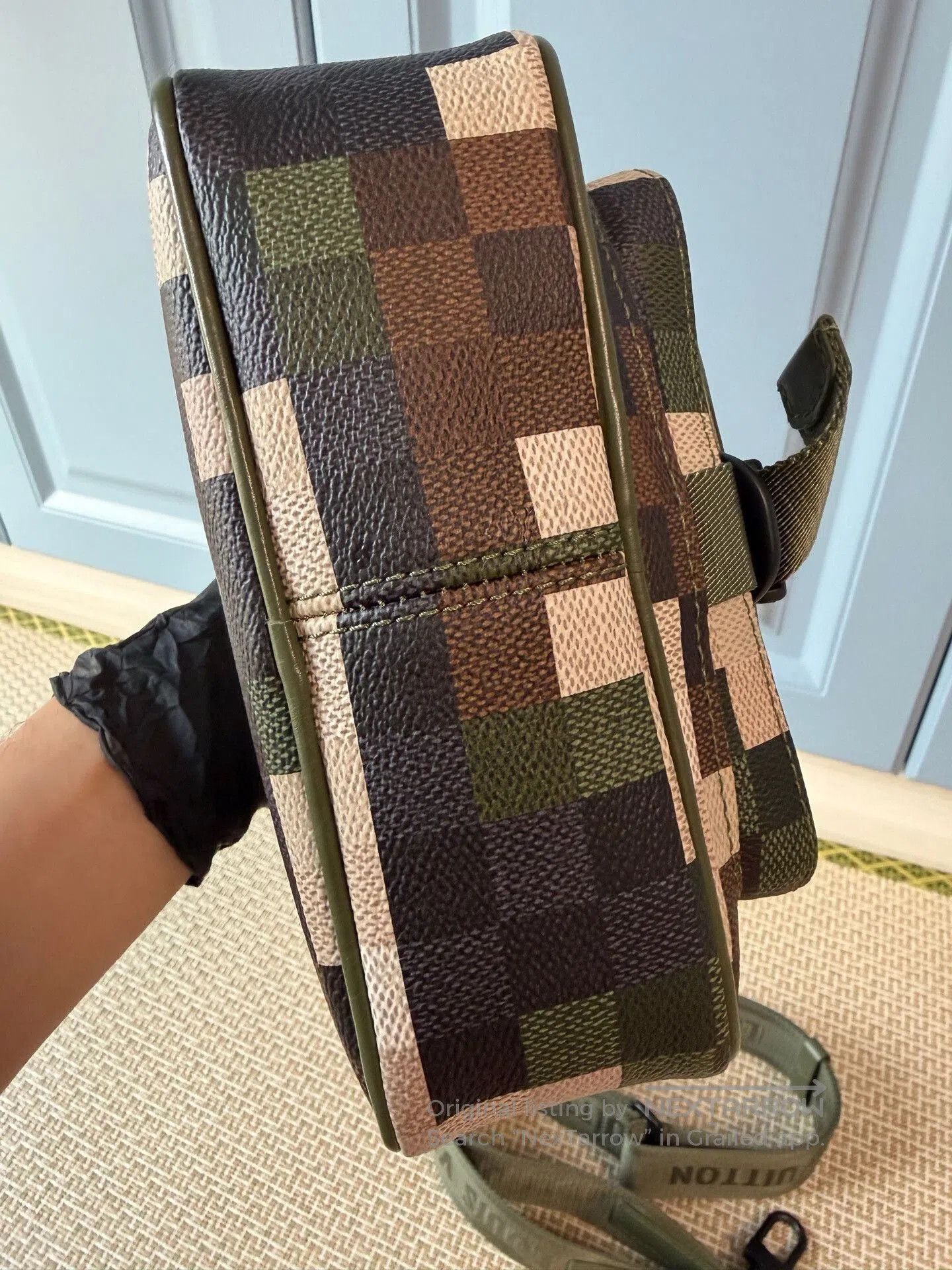 Louis Vuitton Louis Vuitton Men's Camo Messenger Bag. Size ONE SIZE - 4 Thumbnail