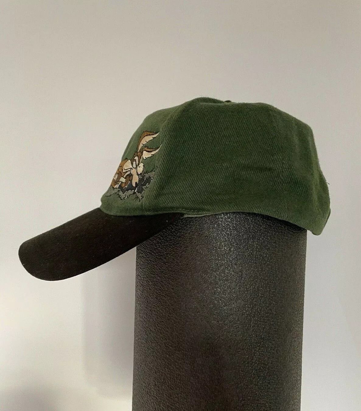Vintage Vintage 90s Looney Tunes Basseball Cap Faded Embroidered Size ONE SIZE - 3 Thumbnail