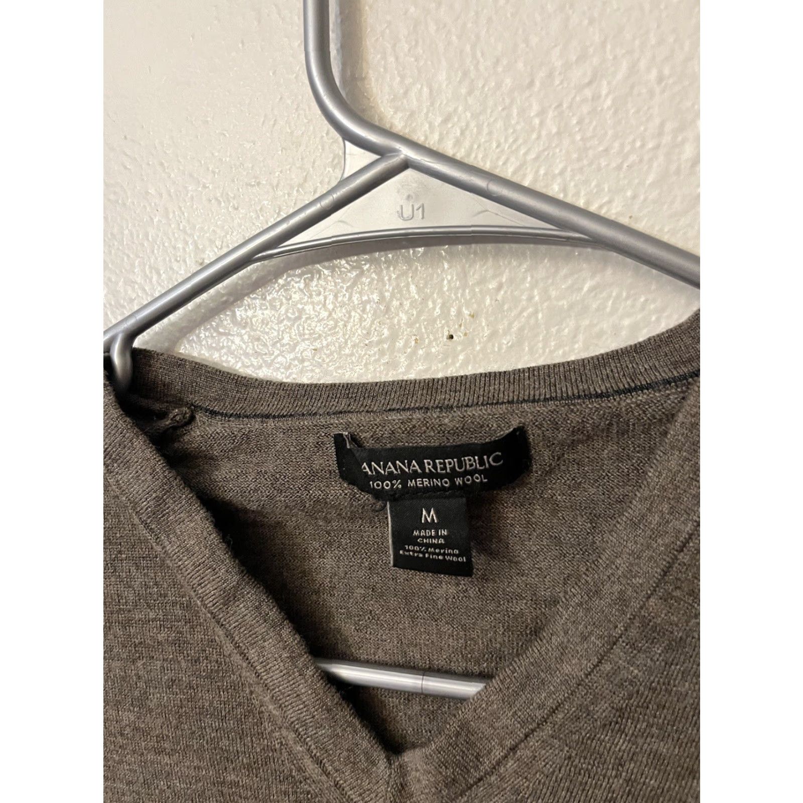 Banana Republic Banana Republic Sweater Mens Medium 100% Merino Wool Blue V Neck Size US M / EU 48-50 / 2 - 2 Thumbnail