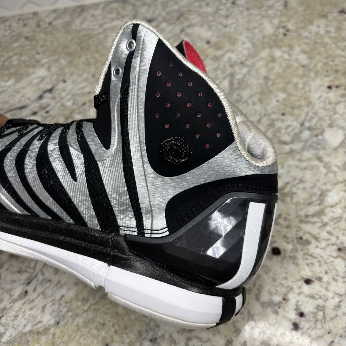 Adidas Size 11.5 -Adidas D Rose 4.5 Zebra 2014 Gently Worn With Box Size US 11.5 / EU 44-45 - 10 Thumbnail