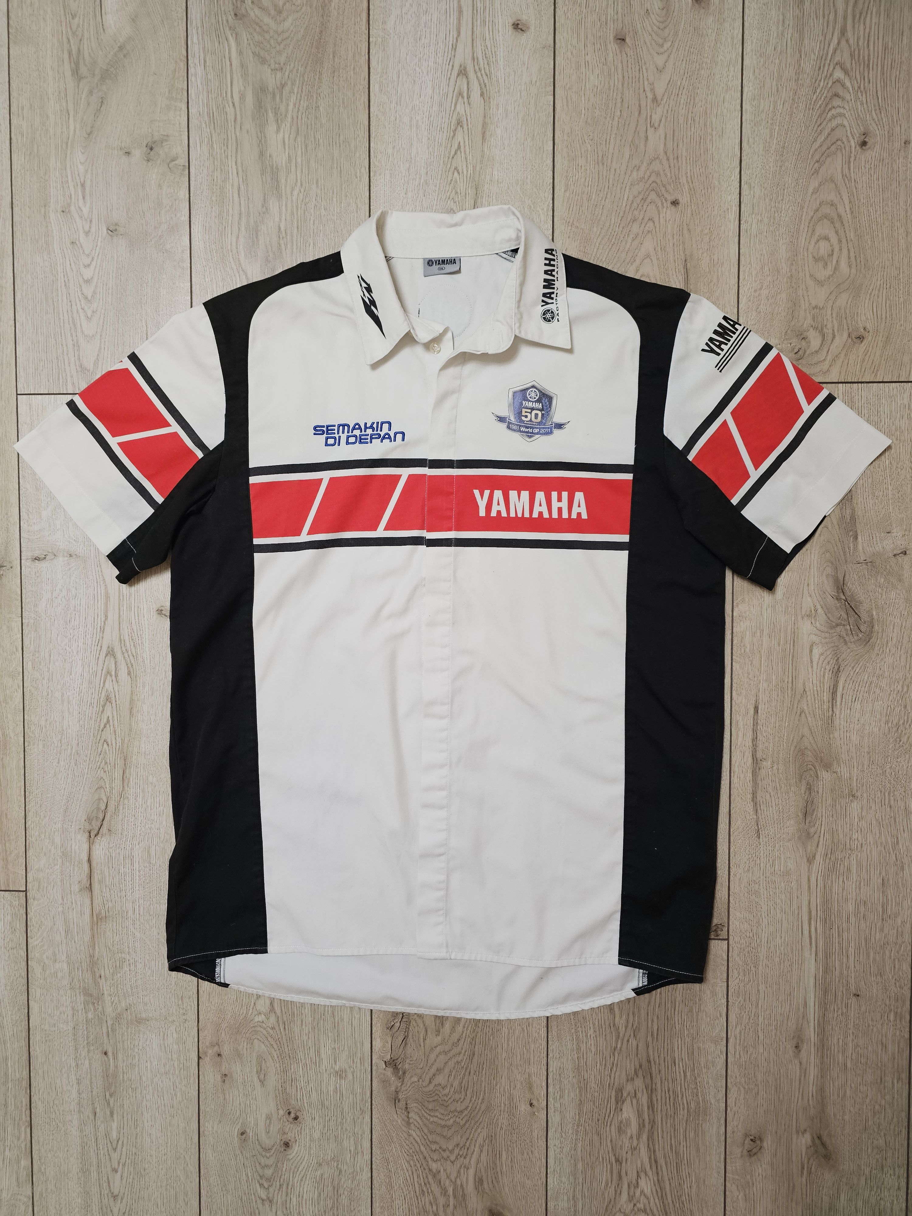 Formula 1 YAMAHA RACING SHIRT MOTOGP SHIRT SEMSKIN DI DEPAN BUTTON Size US XXL / EU 58 / 5 - 1 Thumbnail