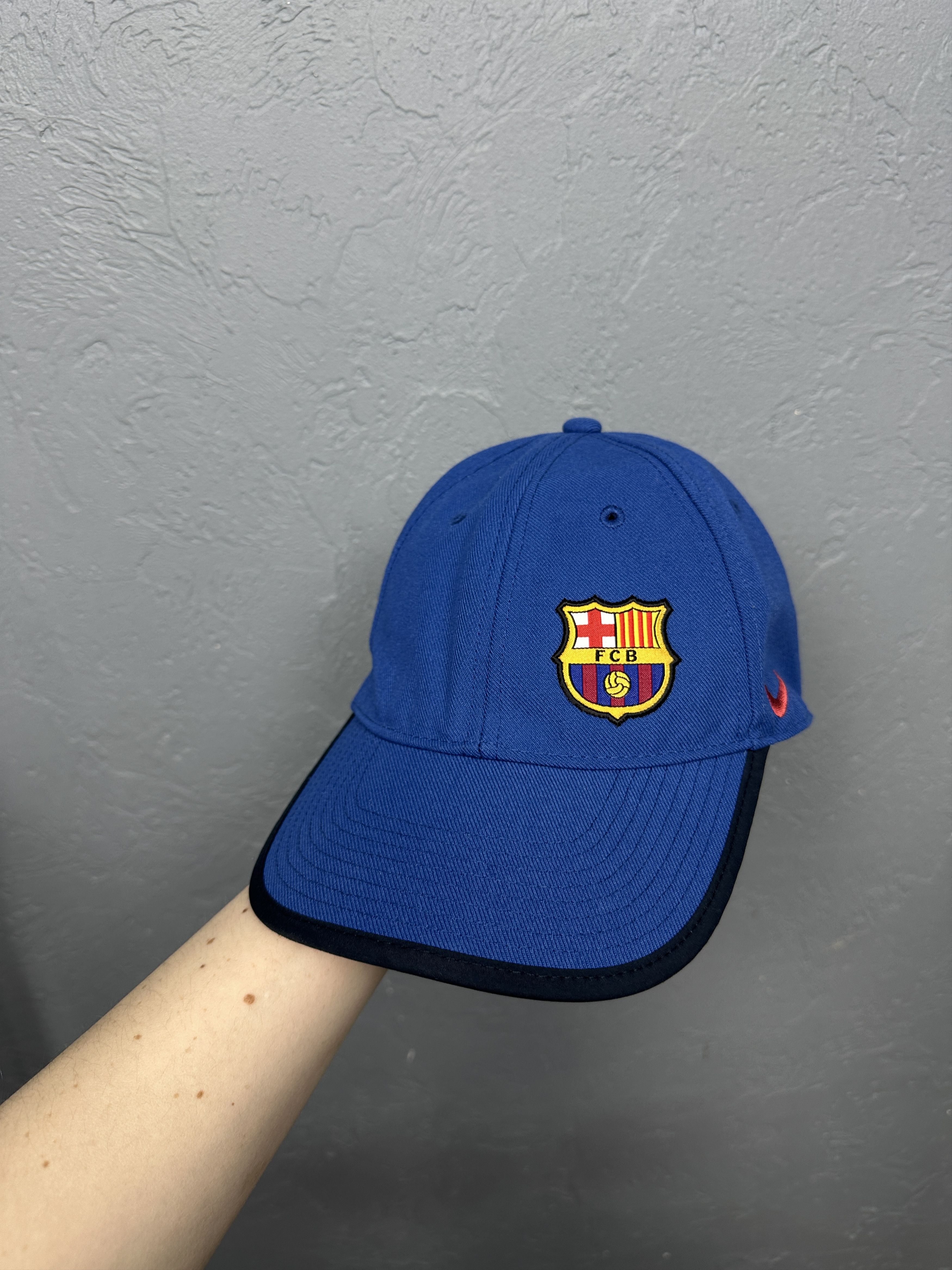 Nike Nike F.C. Barcelona Vintage Mens Hat Cap Size ONE SIZE - 2 Thumbnail