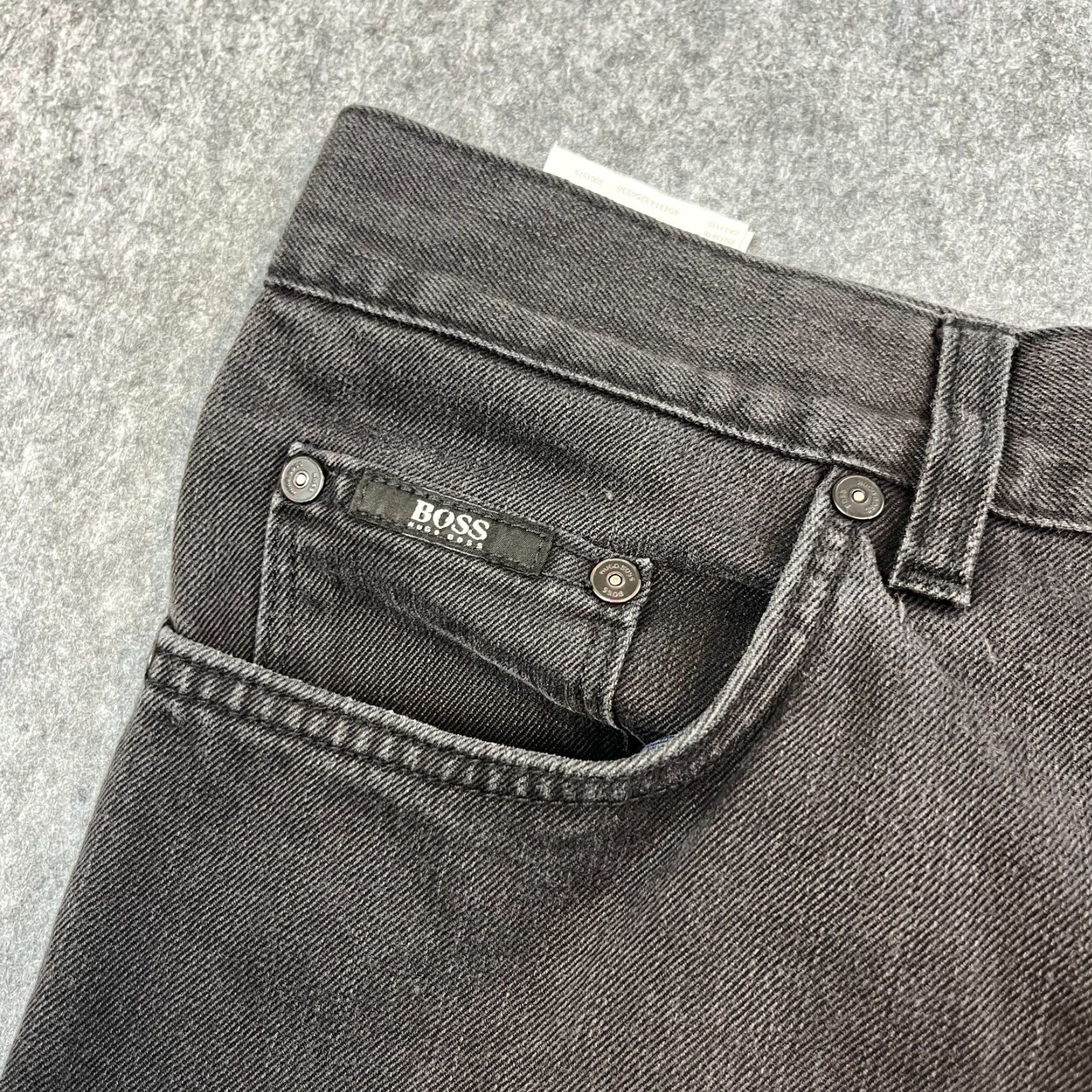 Hugo Boss HUGO BOSS Jeans Maine 1 Regular 34 Dark Wash Black Faded Stretch Denim 5-Pocket Men Mens Tapered Waist 34 Inside Leg 32 Vintage No Size US 34 / EU 50 - 7 Thumbnail