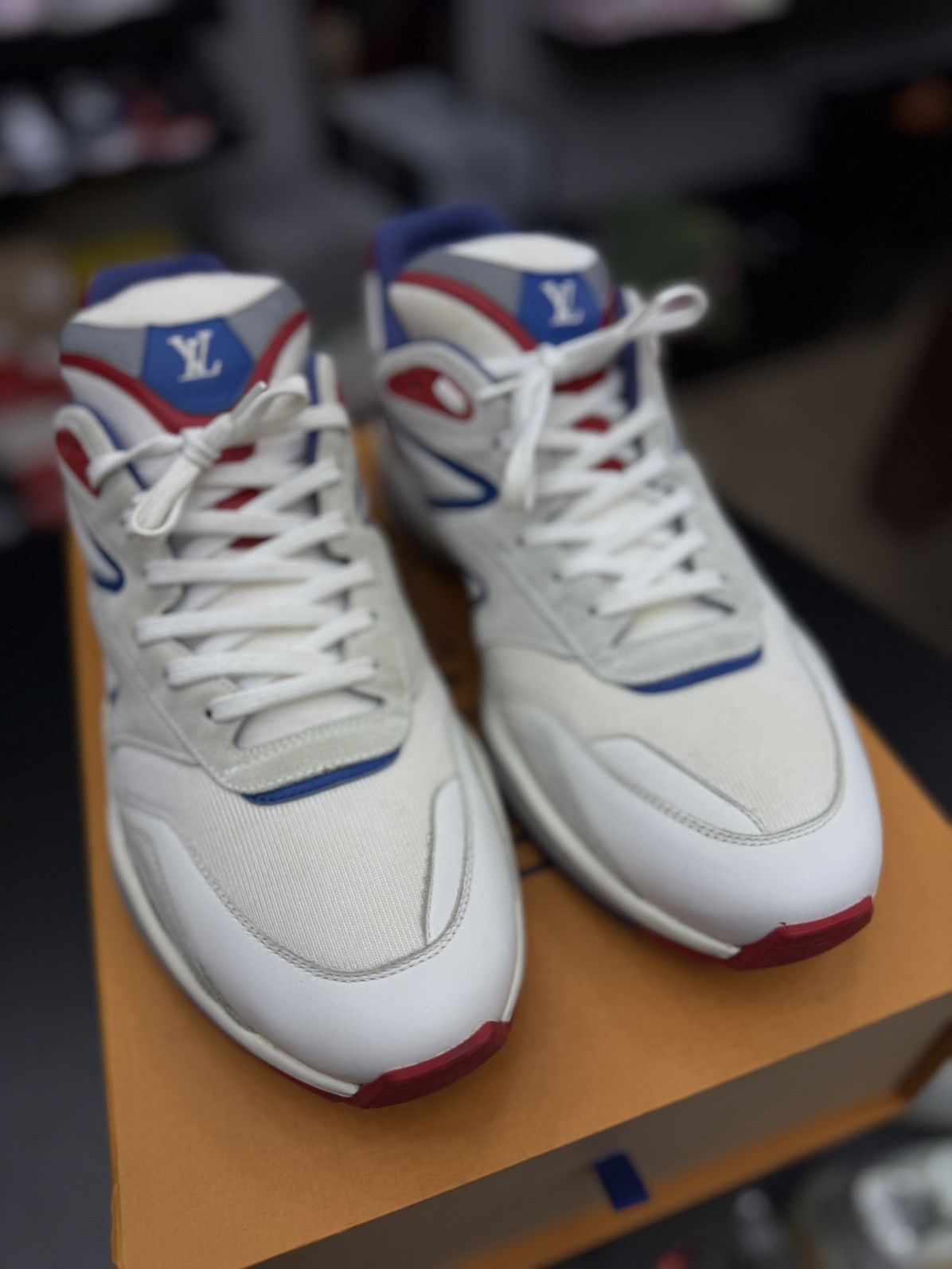 Louis Vuitton Louis Vuitton Runner Sneakers Men 11LV/12US Size US 12 / EU 45 - 8 Thumbnail