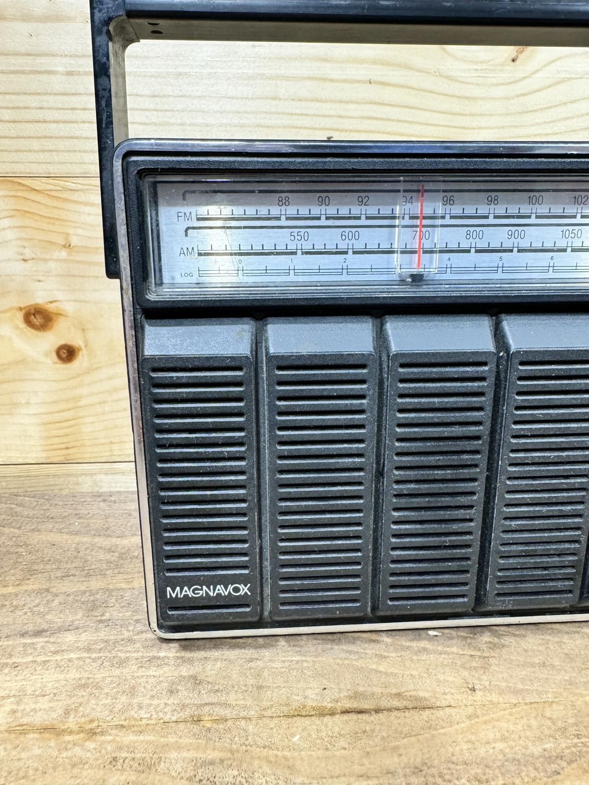 Designer Magnavox 270 Vintage AM/FM Radio Black Retro Works Battery Size ONE SIZE - 2 Thumbnail