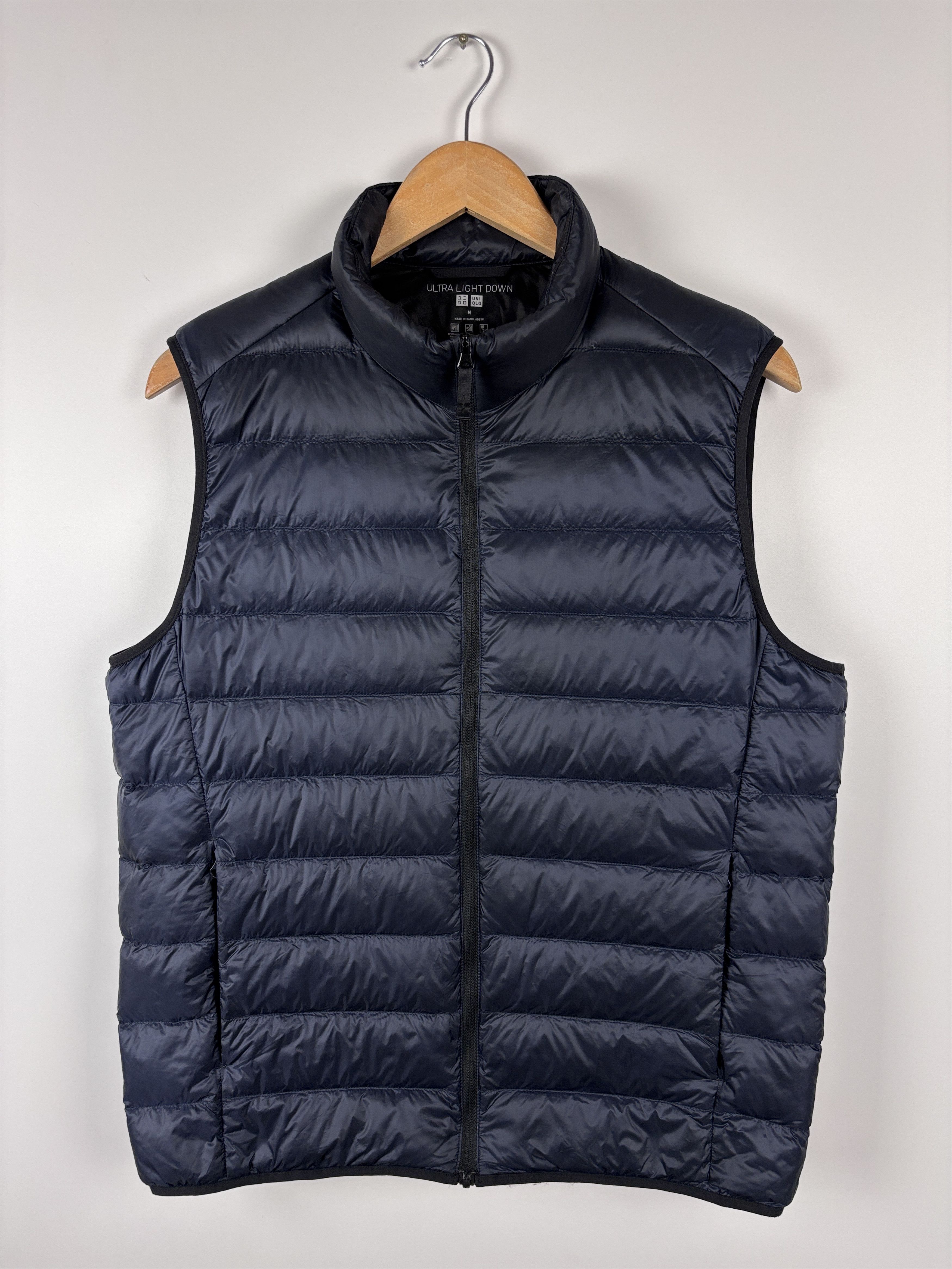 Uniqlo Mens Uniqlo Ultra Light Down Puffer Vest Navy Blue Size L Size US L / EU 52-54 / 3 - 1 Thumbnail